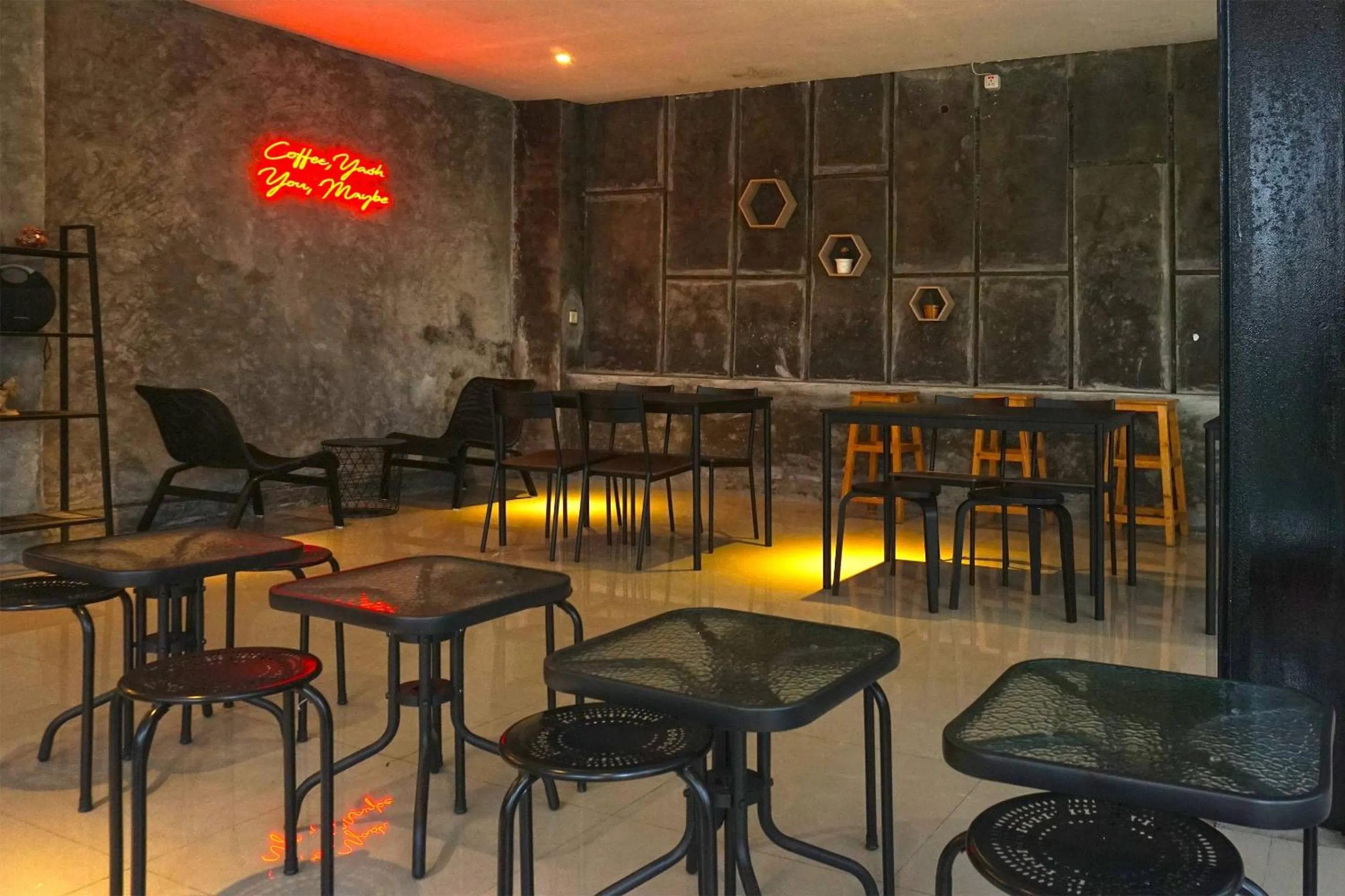 Restaurant/places to eat in Cunang Hill Hotel & Resort