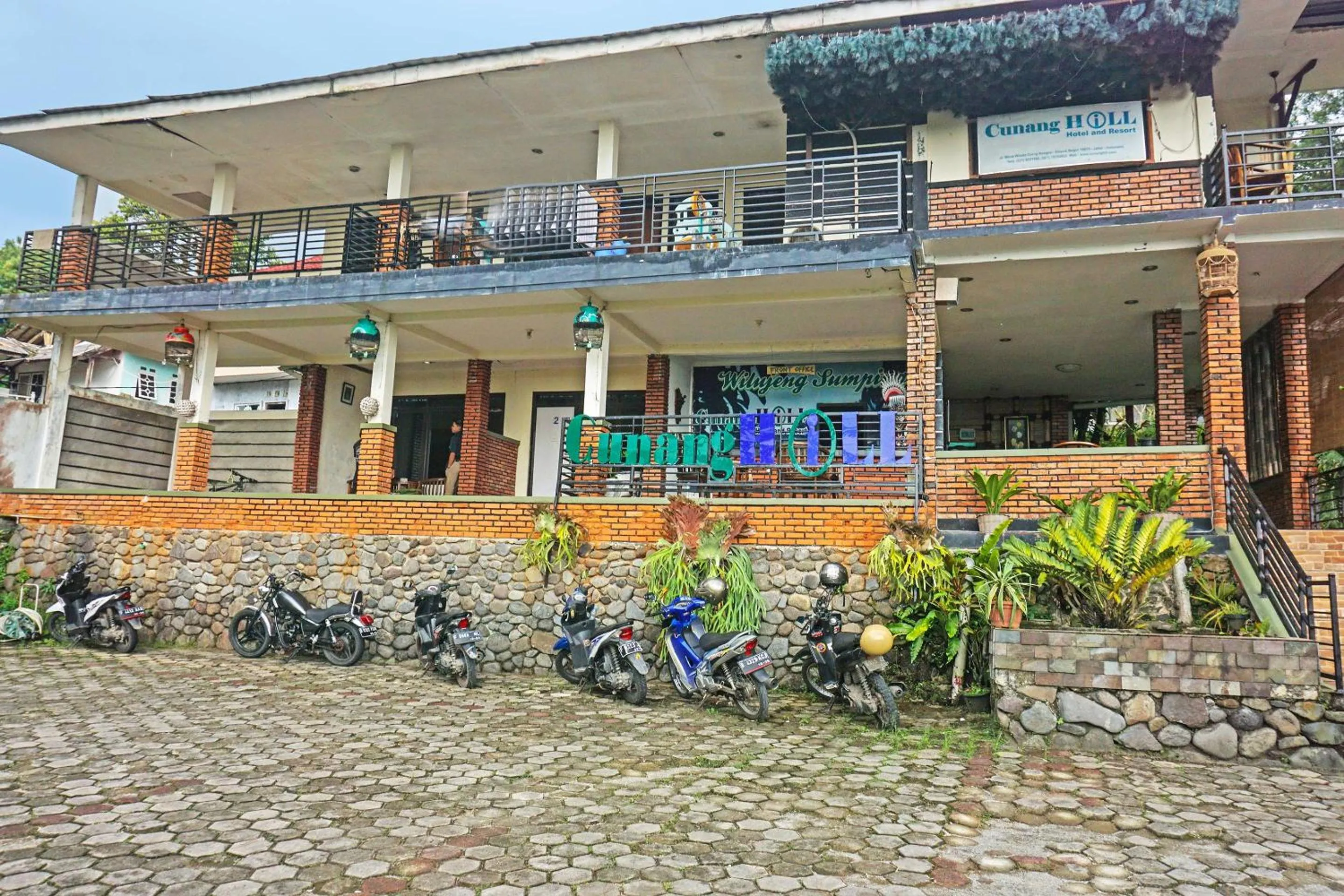 Facade/entrance in Cunang Hill Hotel & Resort