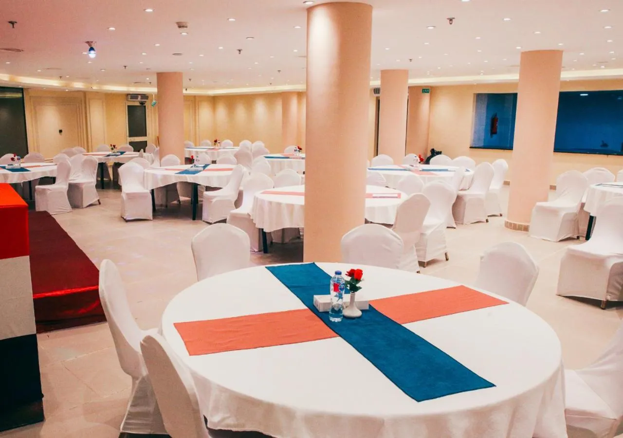 Restaurant/places to eat in Retal View North Coast Aqua Park