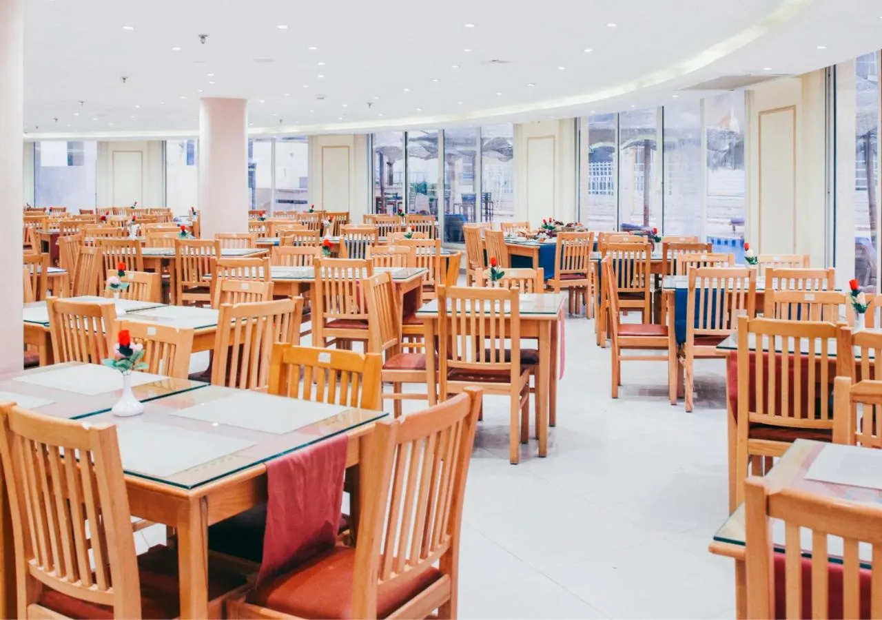 Restaurant/places to eat in Retal View North Coast Aqua Park