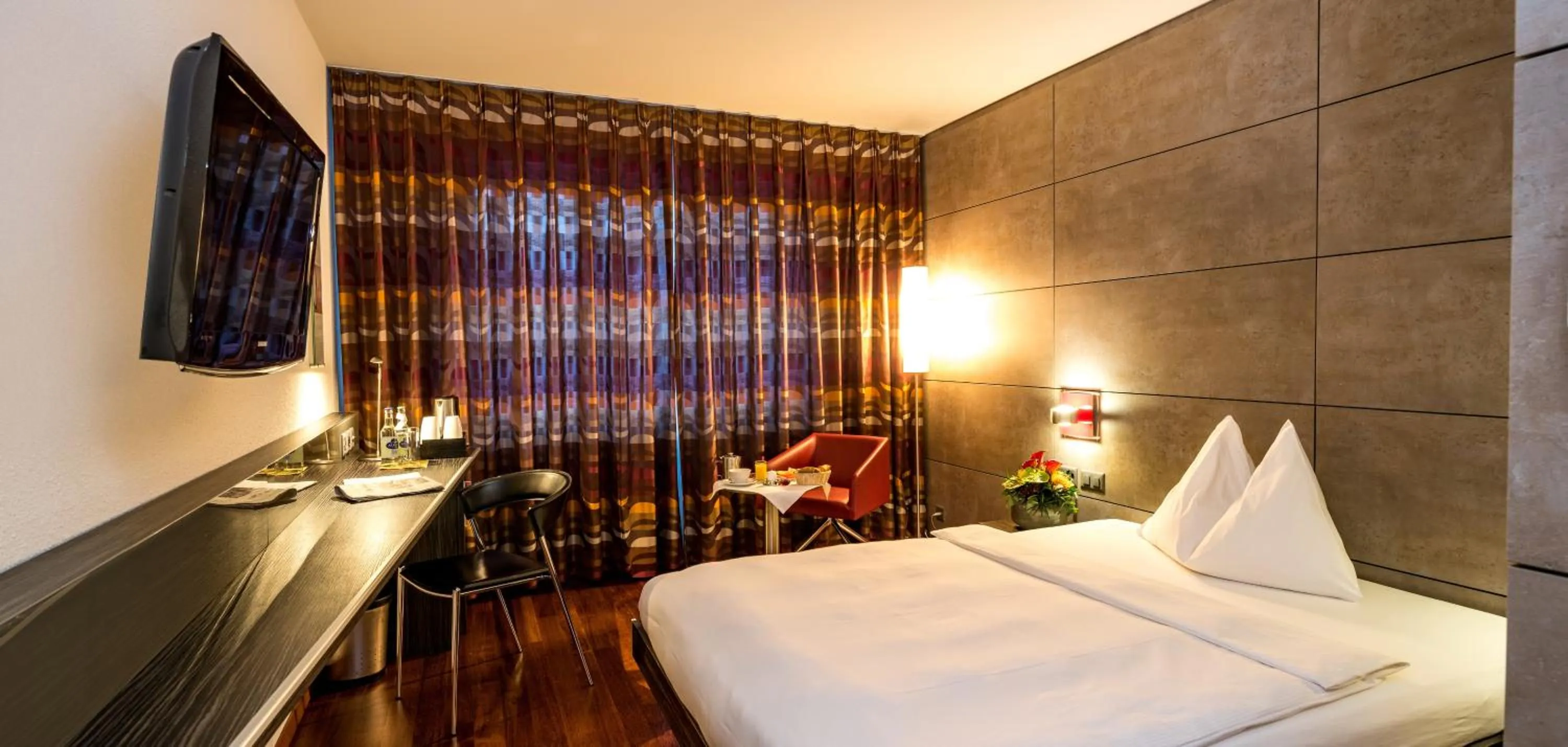 Bedroom, Bed in Hotel Sternen Oerlikon