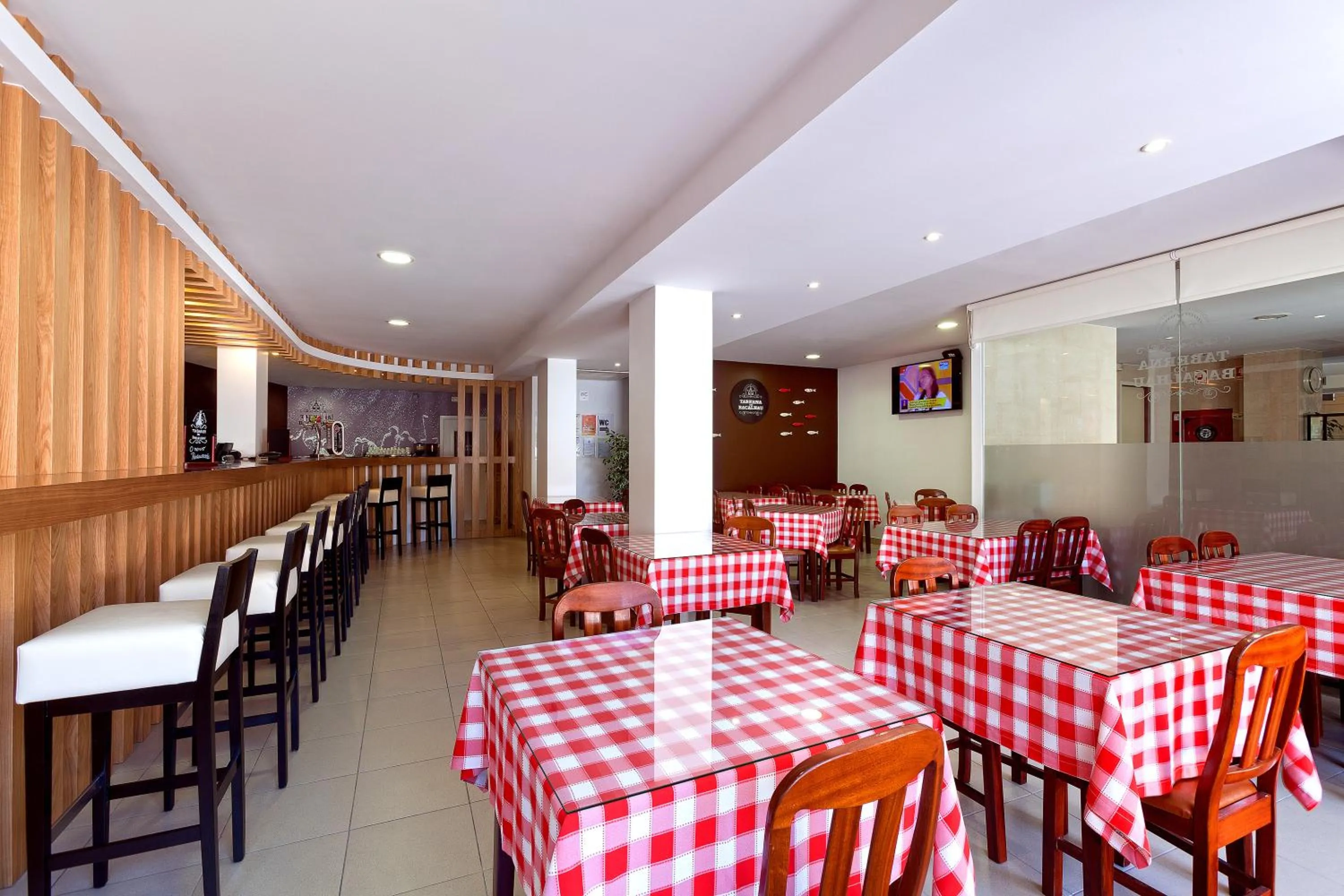 Restaurant/places to eat in Ribeiro Hotel