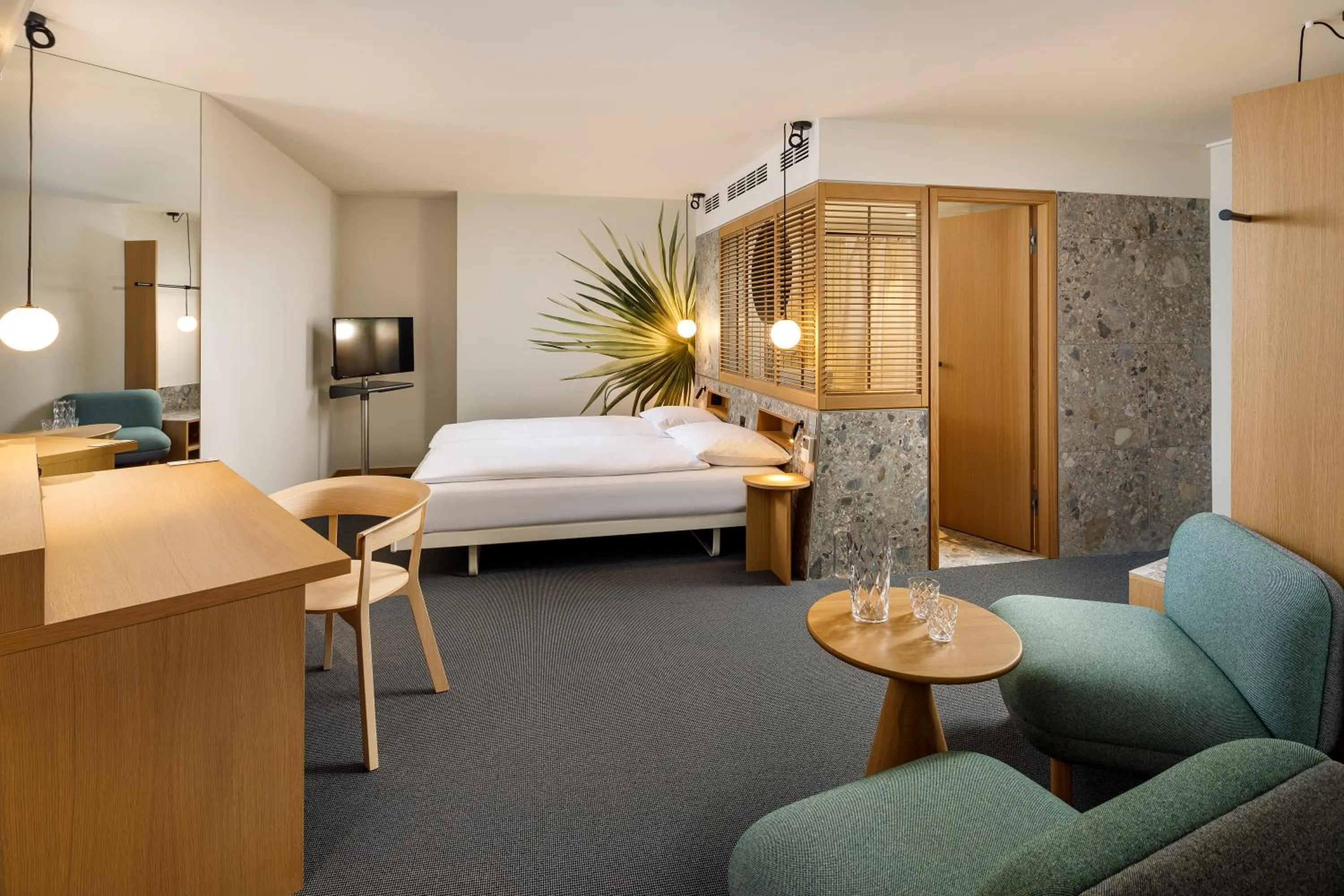 Bed in Palmiers by Fassbind