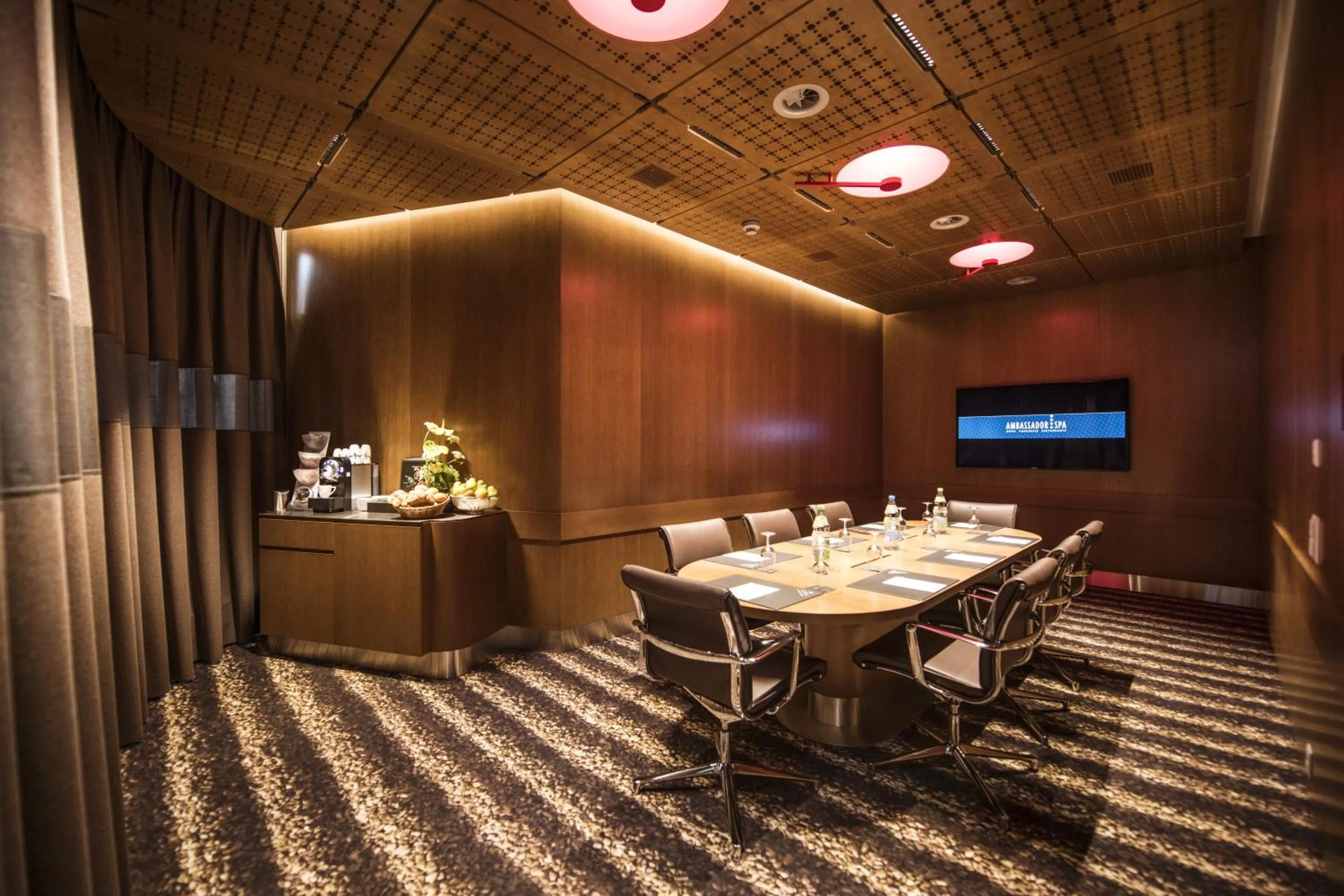 Business facilities in Hotel Ambassador