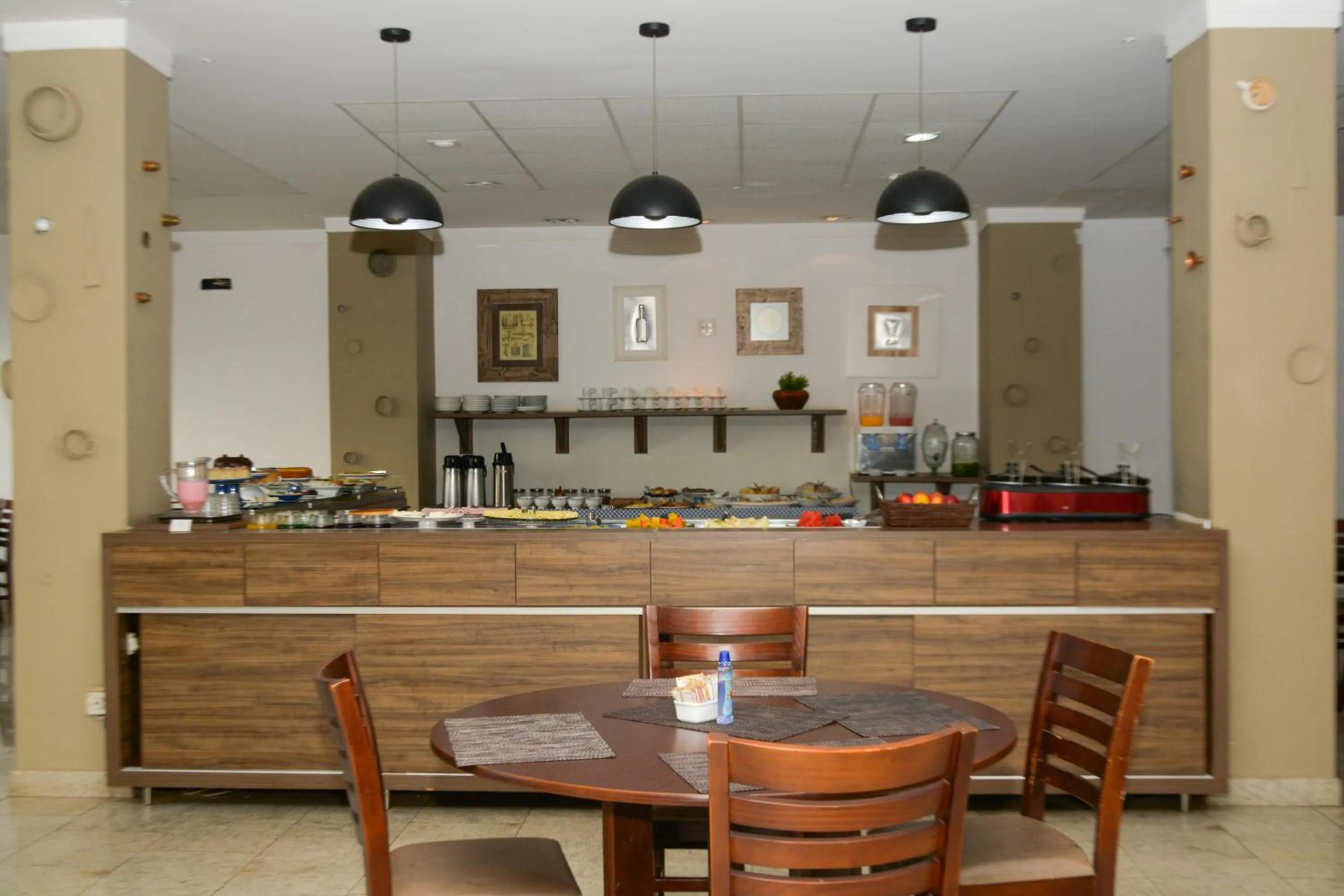 Restaurant/places to eat in BOMBONATO PALACE HOTEL