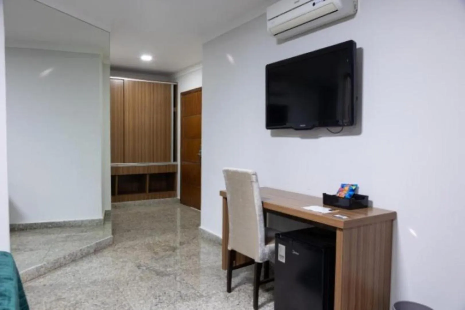 Bedroom in BOMBONATO HOTEL - Fácil Acesso ao Aeroporto e parque de Exposições ABCZ