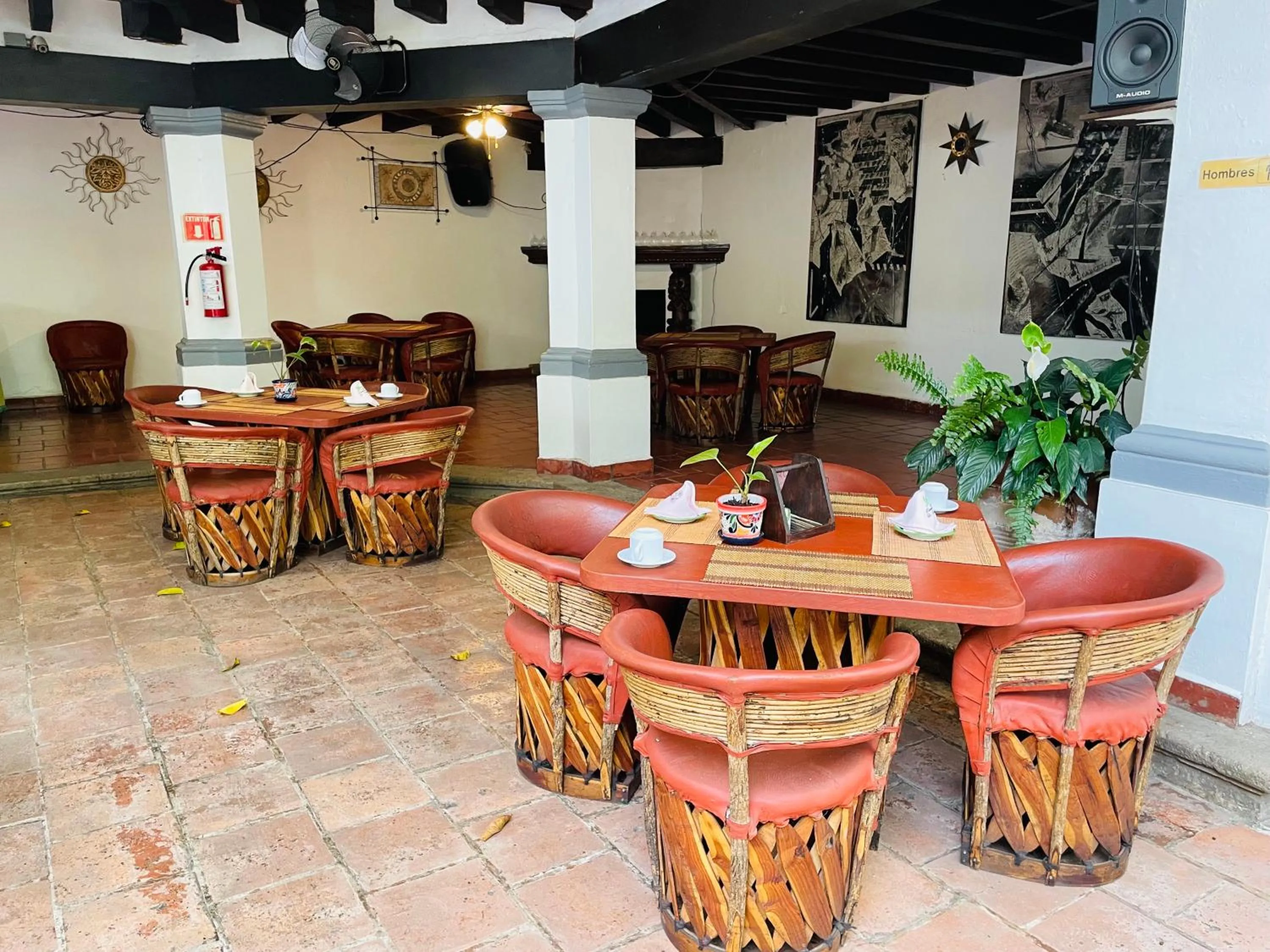 Restaurant/places to eat in Villa Bonita Les Terrasses