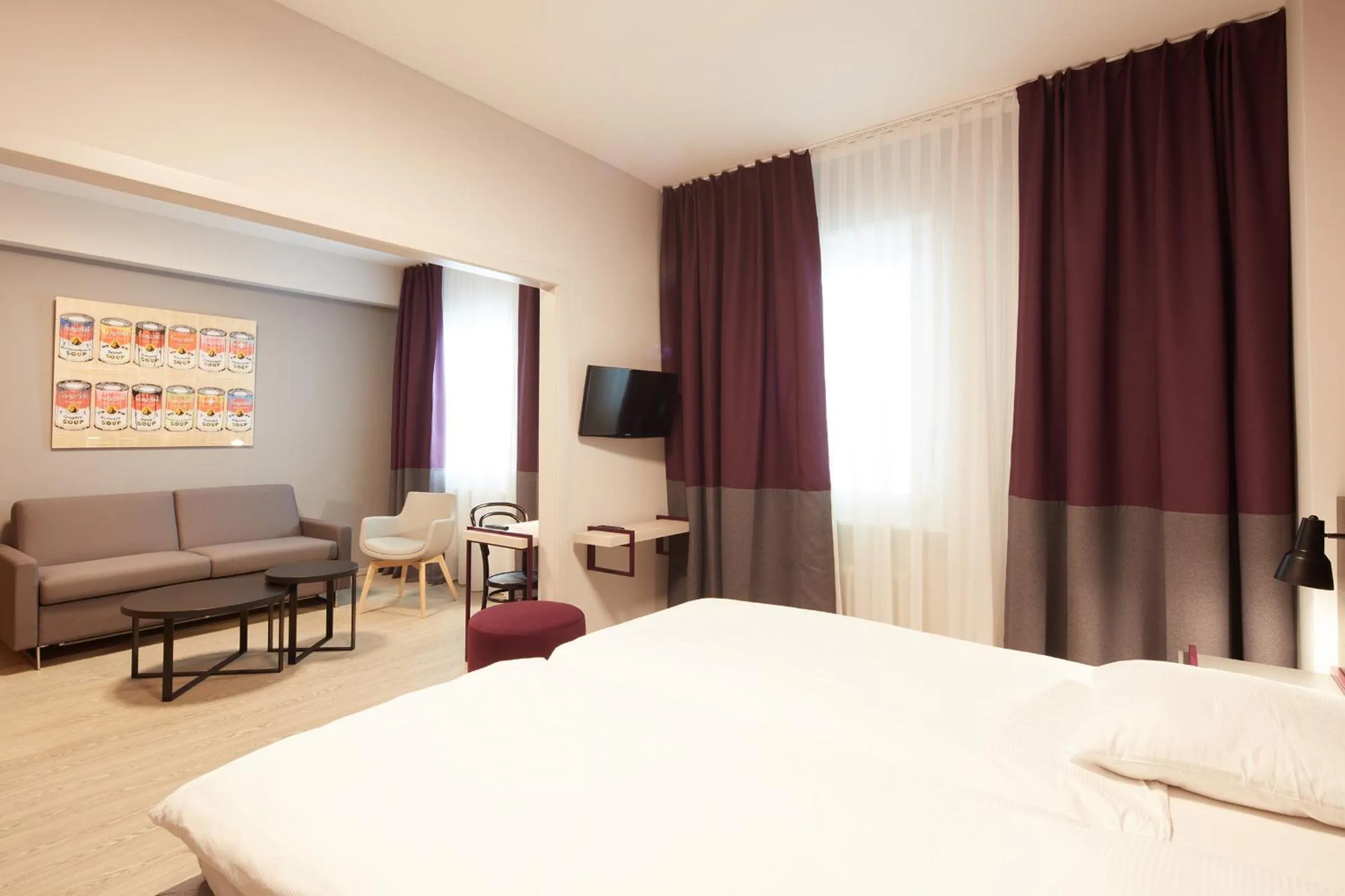 Bedroom in Hôtel Crystal