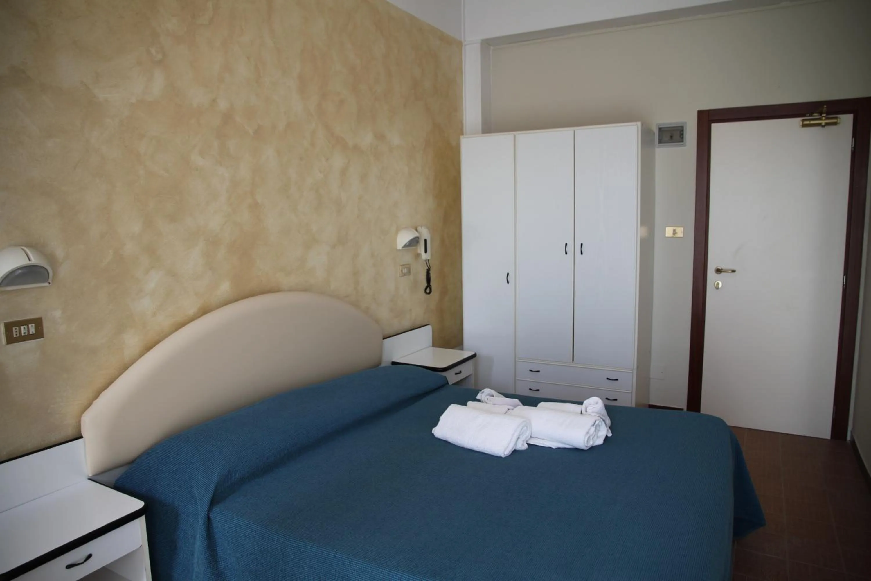 Bed in Hotel Adriatica sul Mare