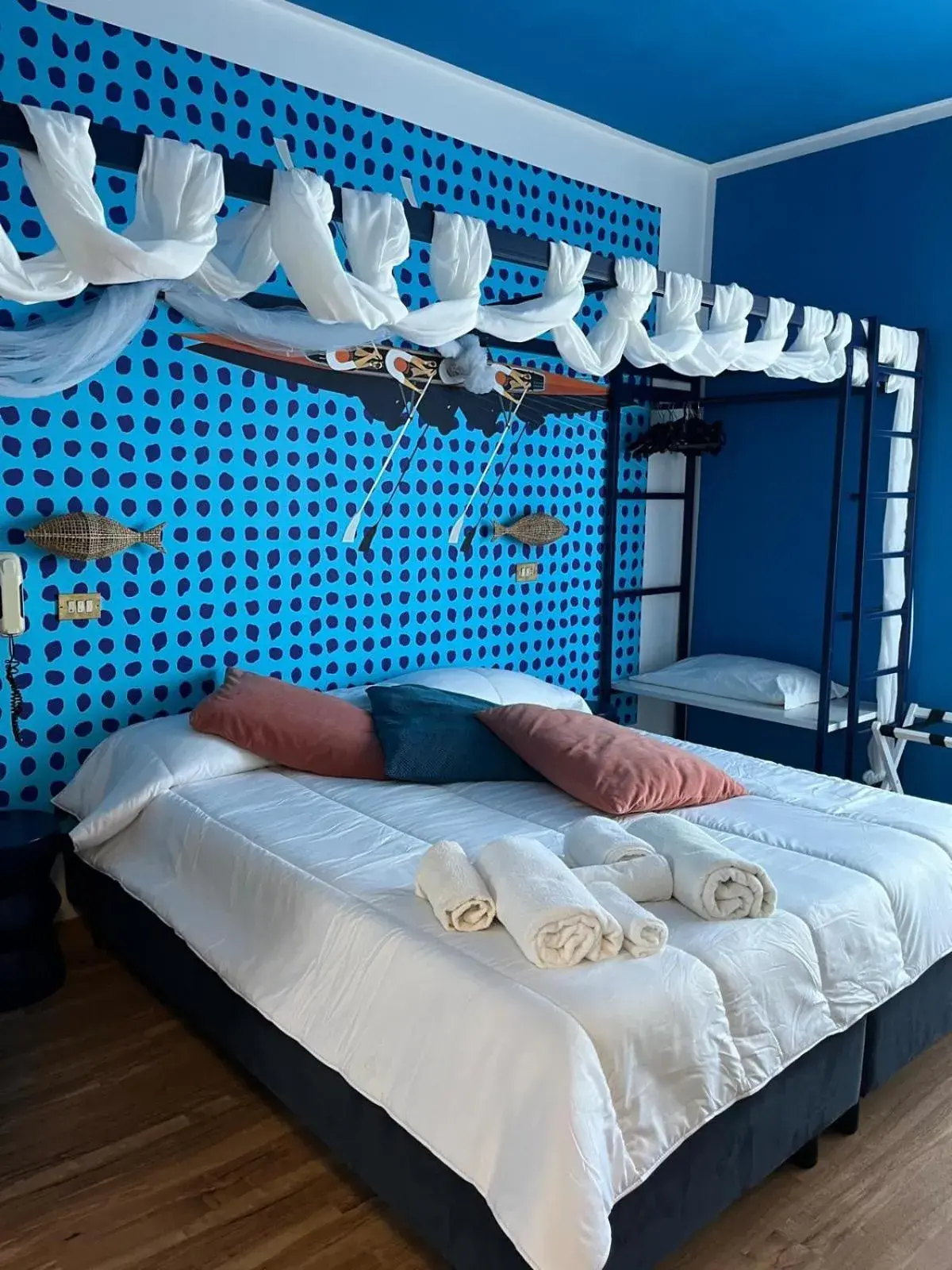 Superior Quadruple Room in Hotel Adriatica sul Mare Superior Quadruple Room in Hotel Adriatica sul Mare