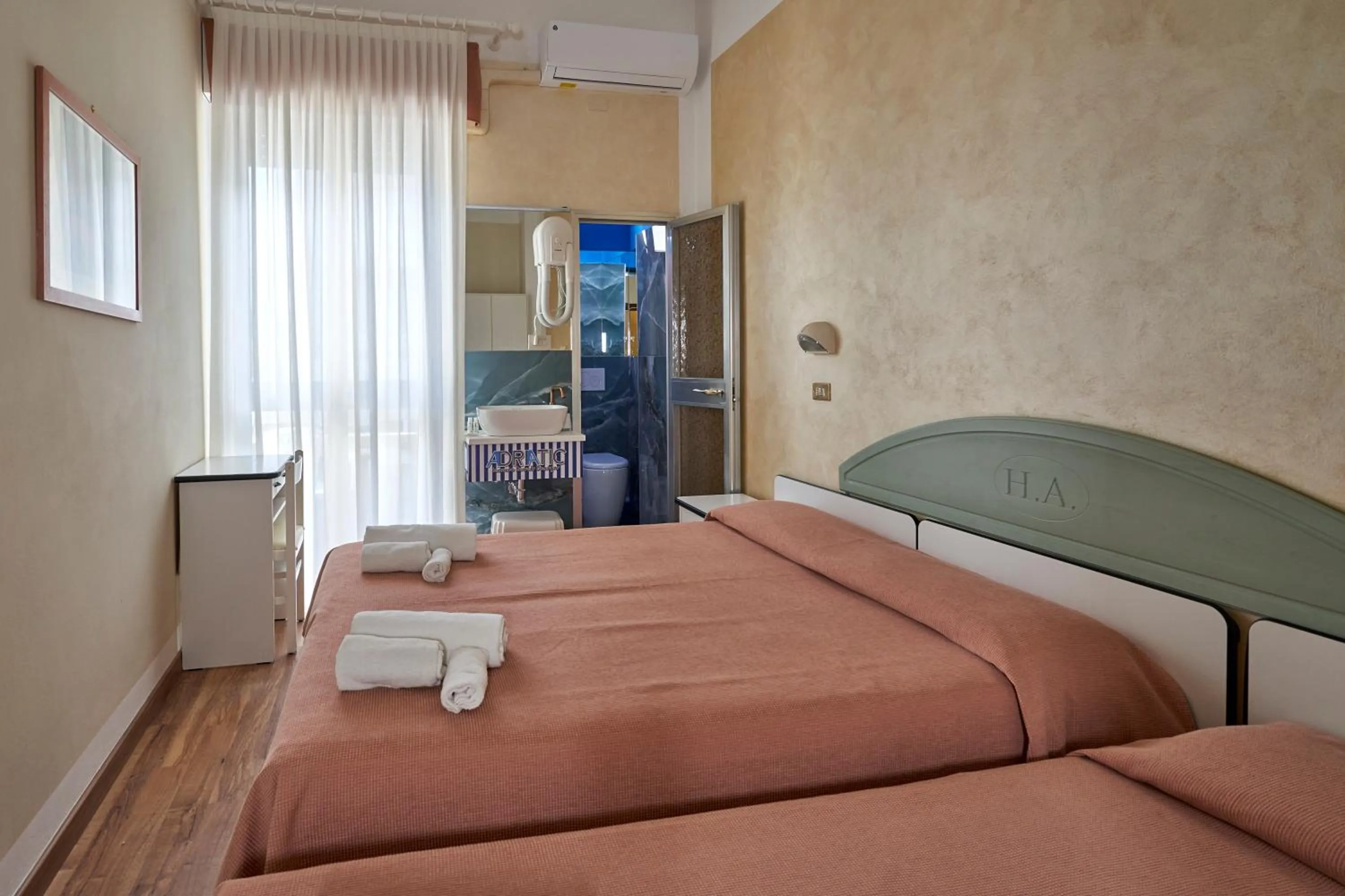Bed in Hotel Adriatica sul Mare