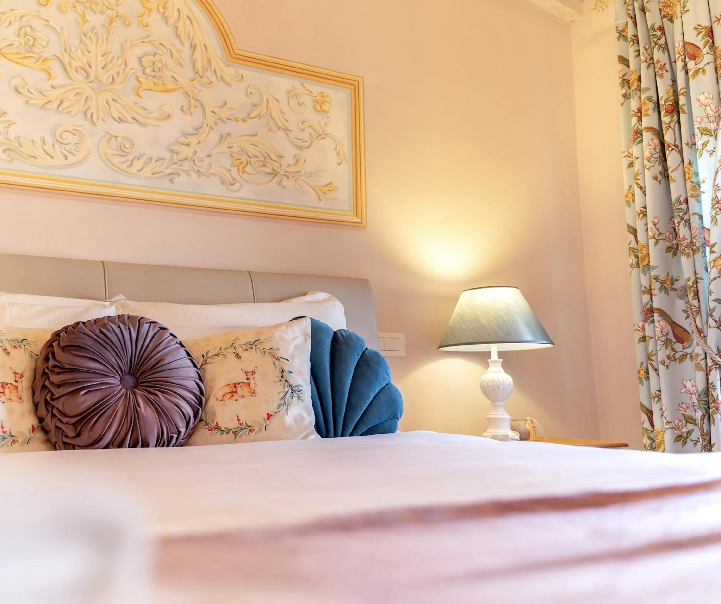 Decorative detail, Bed in Villa La Preziosa