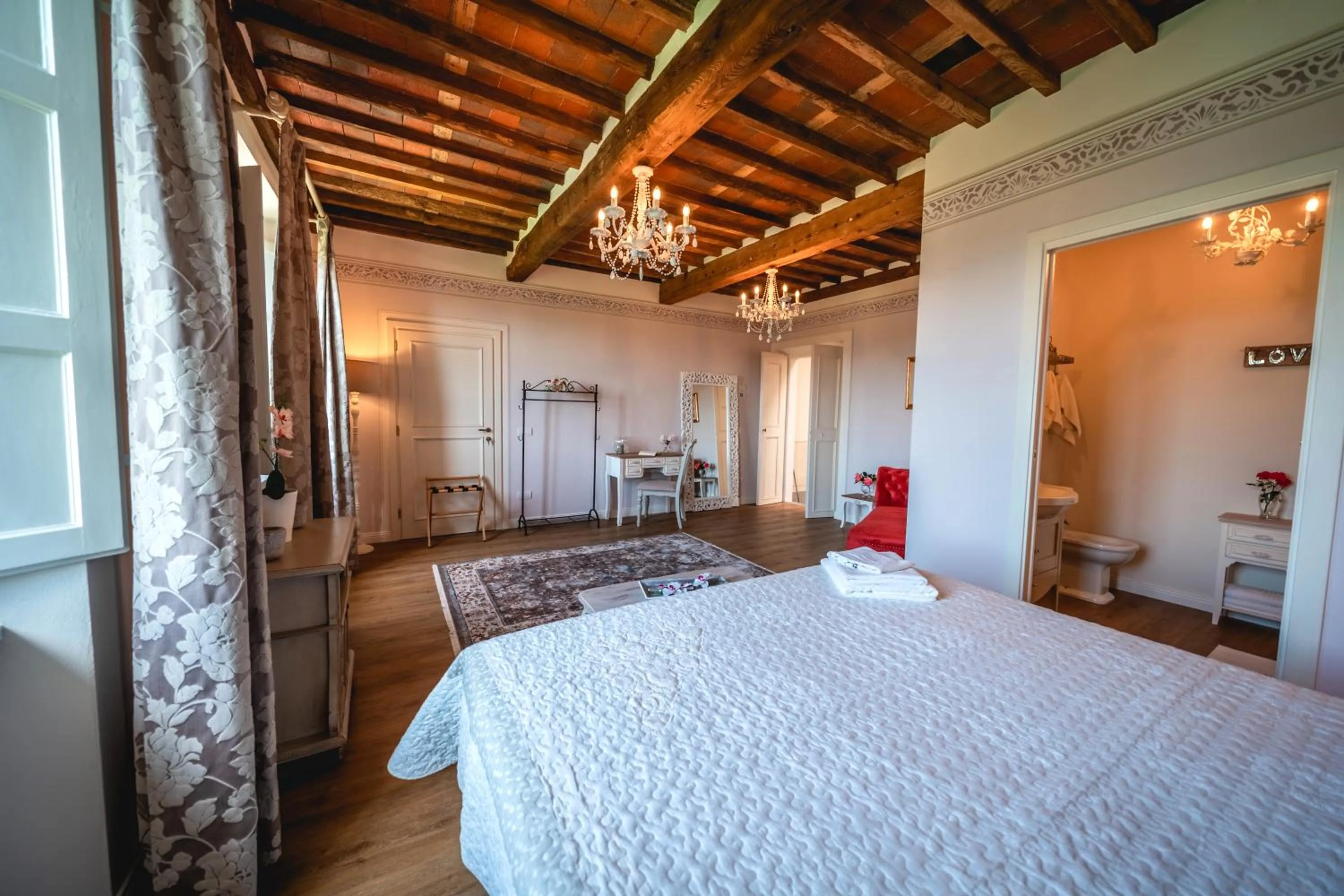Photo of the whole room, Bed in Villa La Preziosa