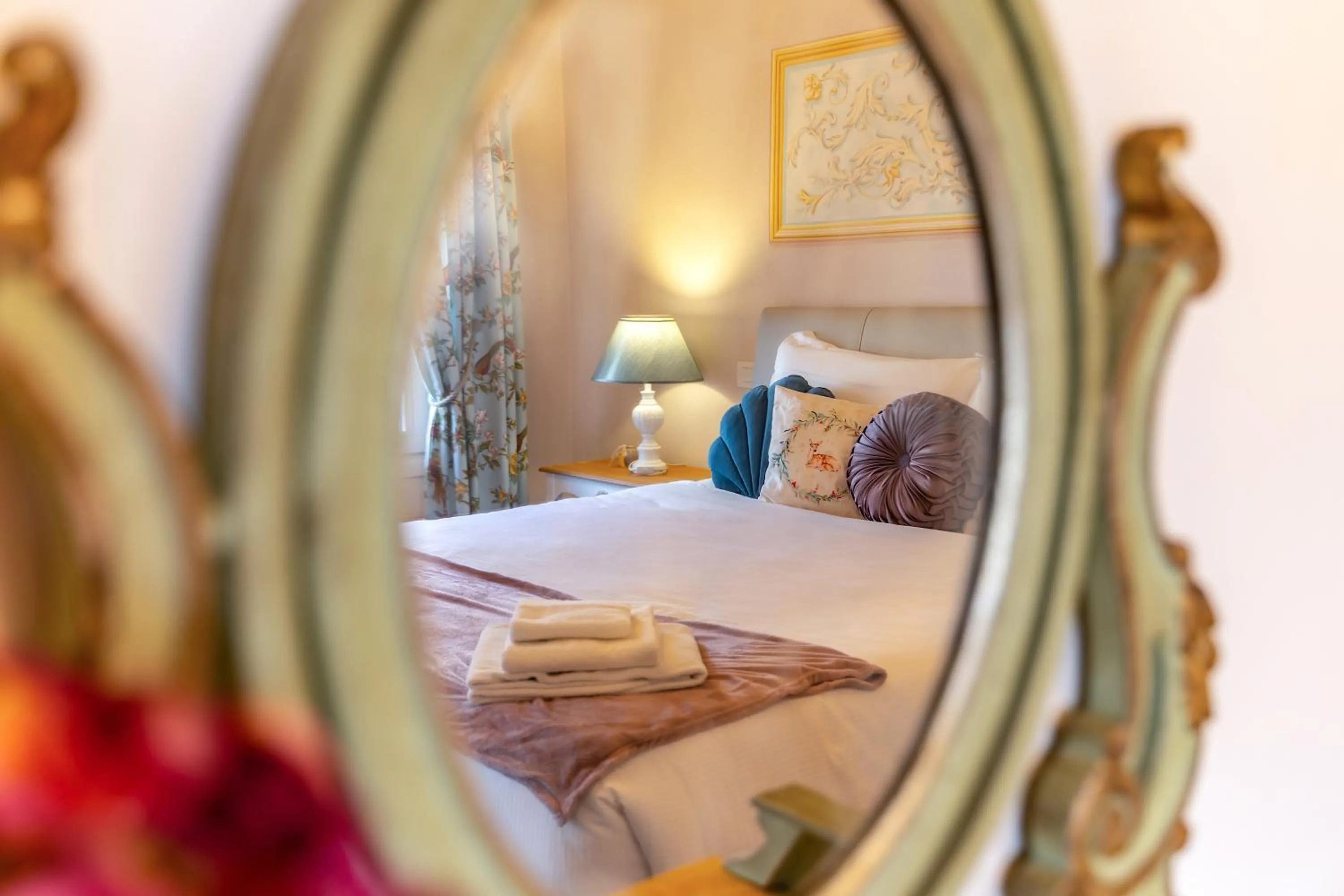 Decorative detail, Bed in Villa La Preziosa