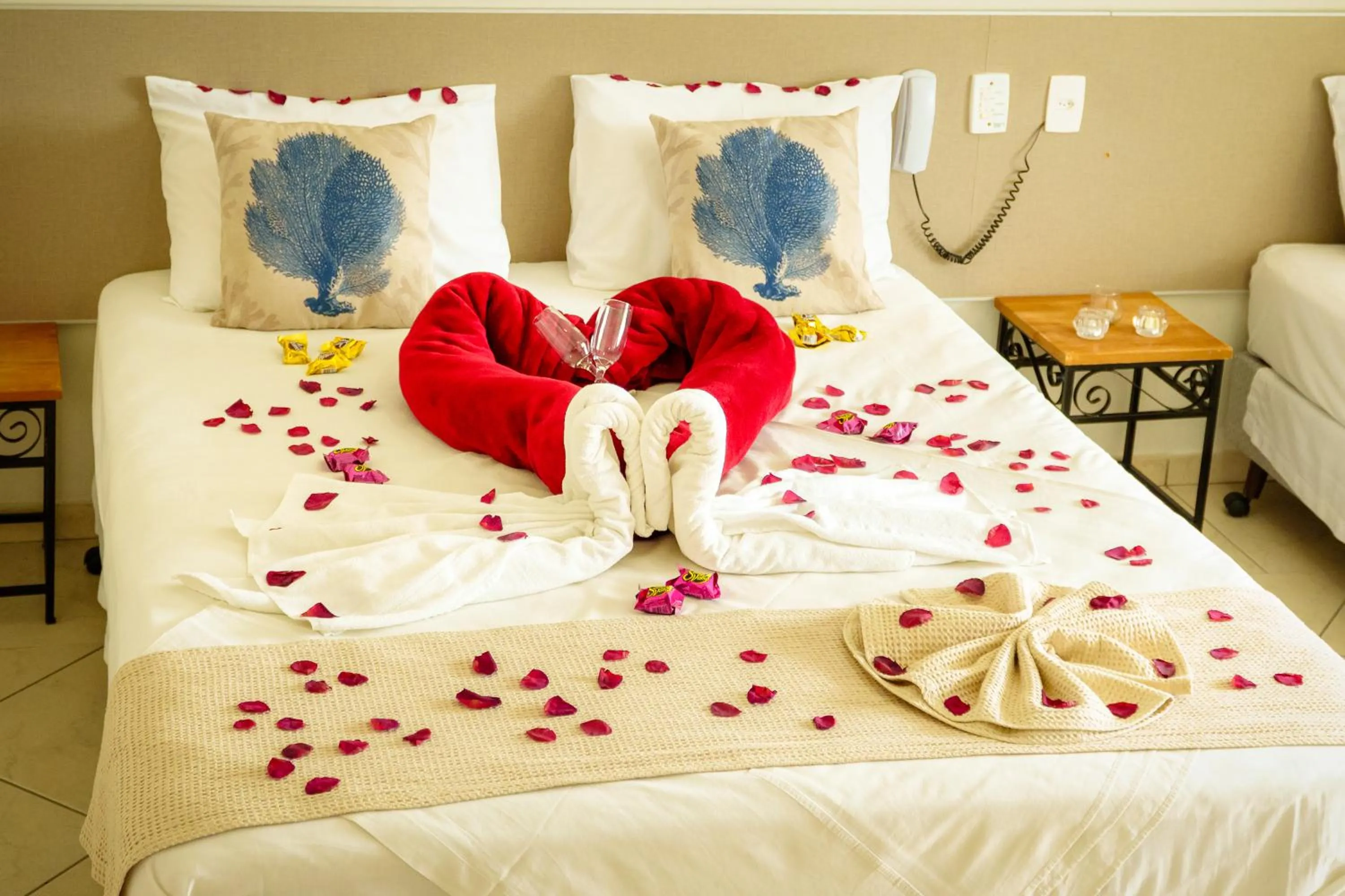 Decorative detail, Bed in VELINN Hotel Guarda Mor