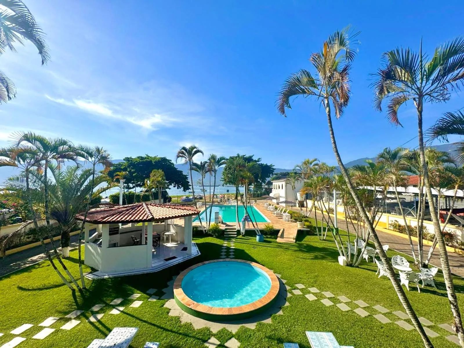 Swimming pool in Hotel Recanto dos Pássaros
