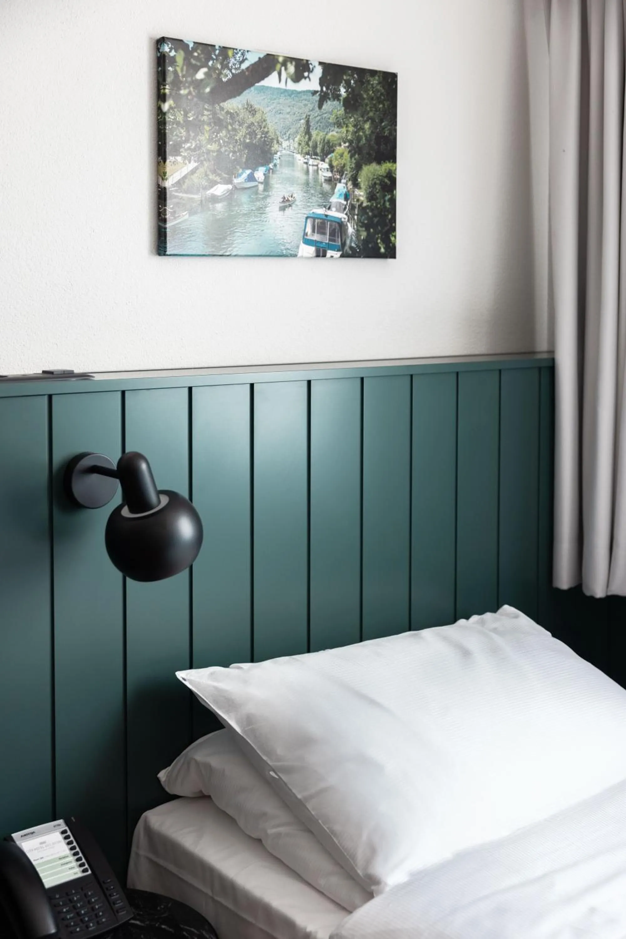 Bed in City Hotel Biel Bienne Free Parking