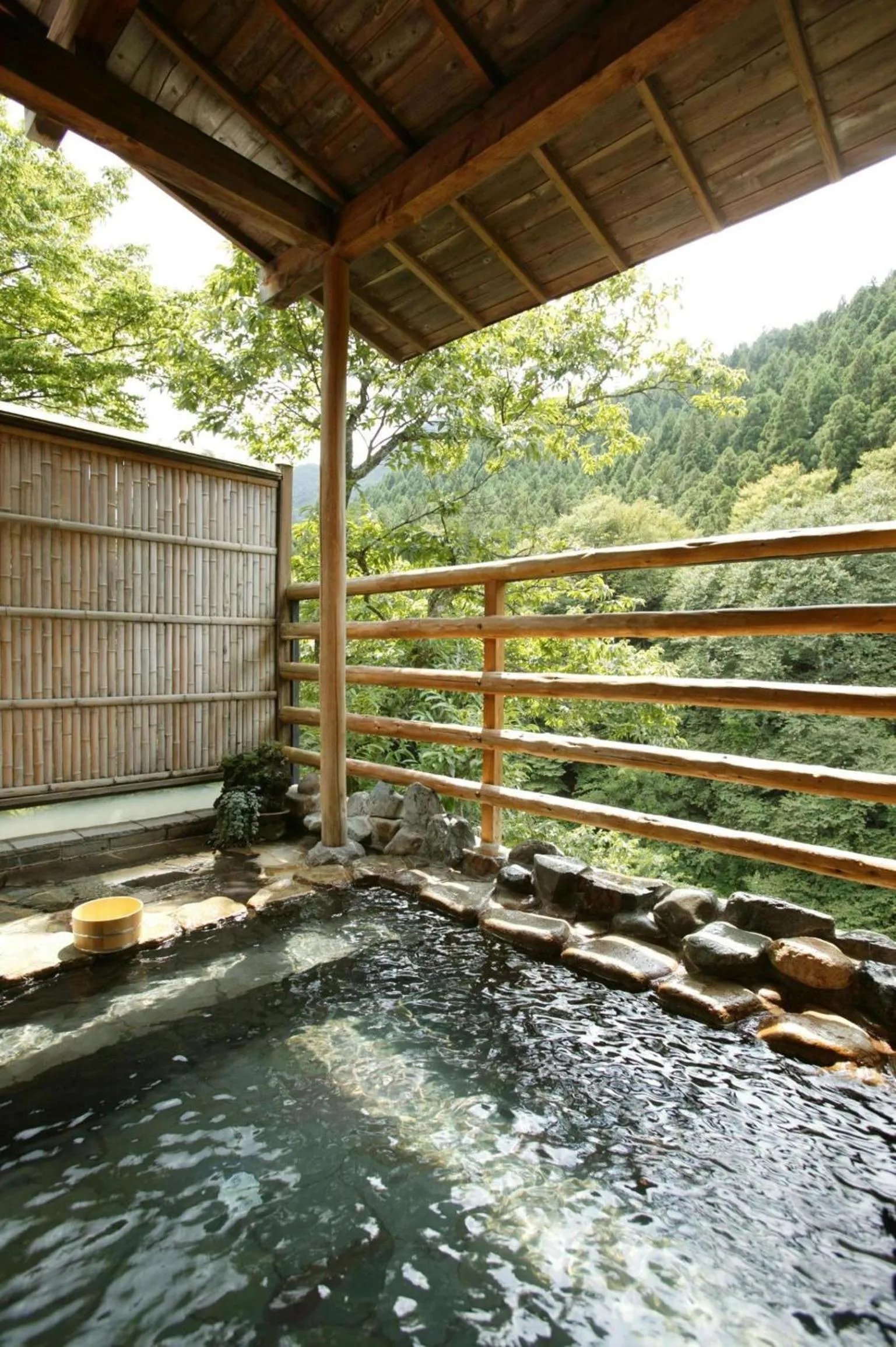 Hot Spring Bath in Shima Onsen Yoshimoto
