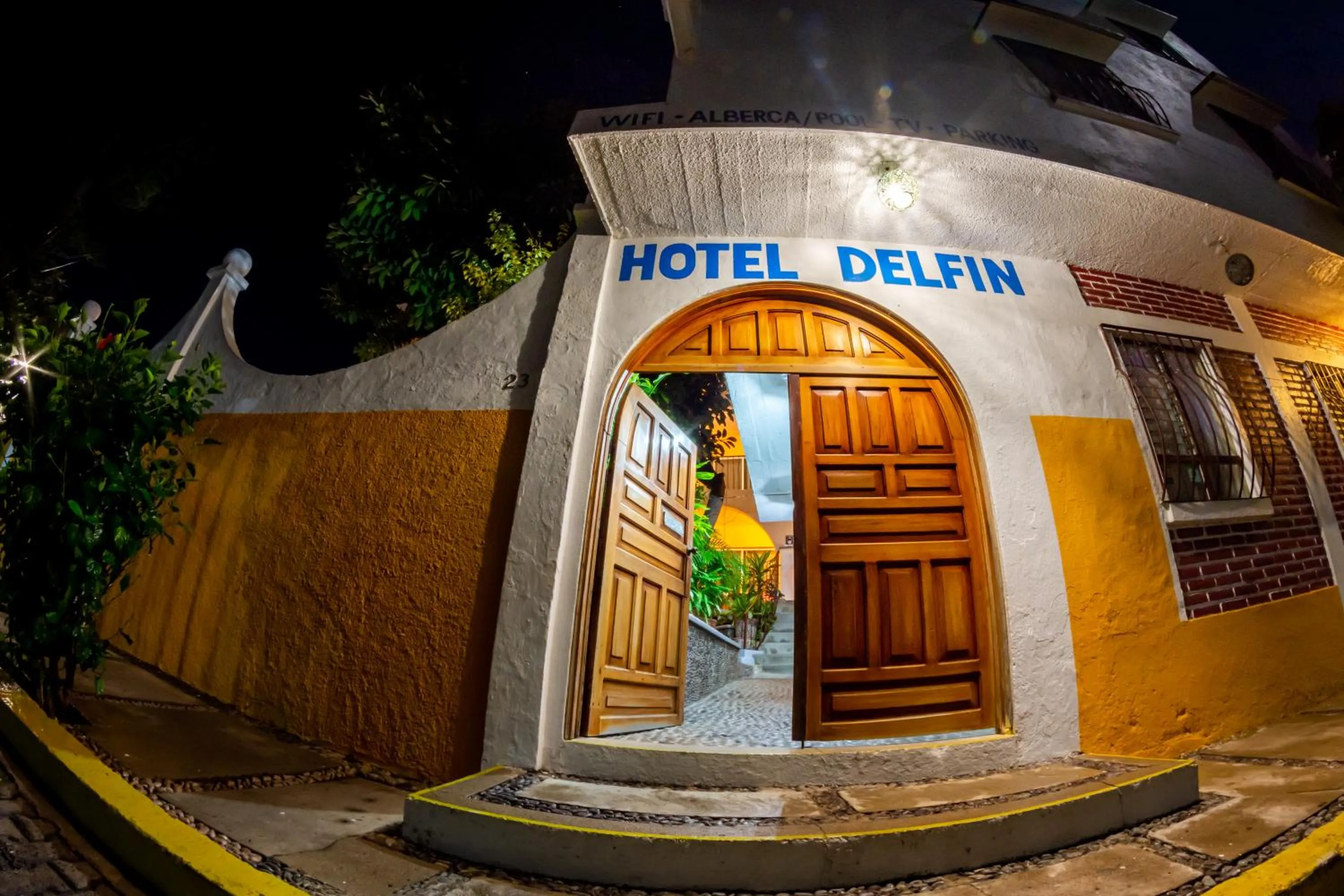 Facade/entrance in Hotel Delfin