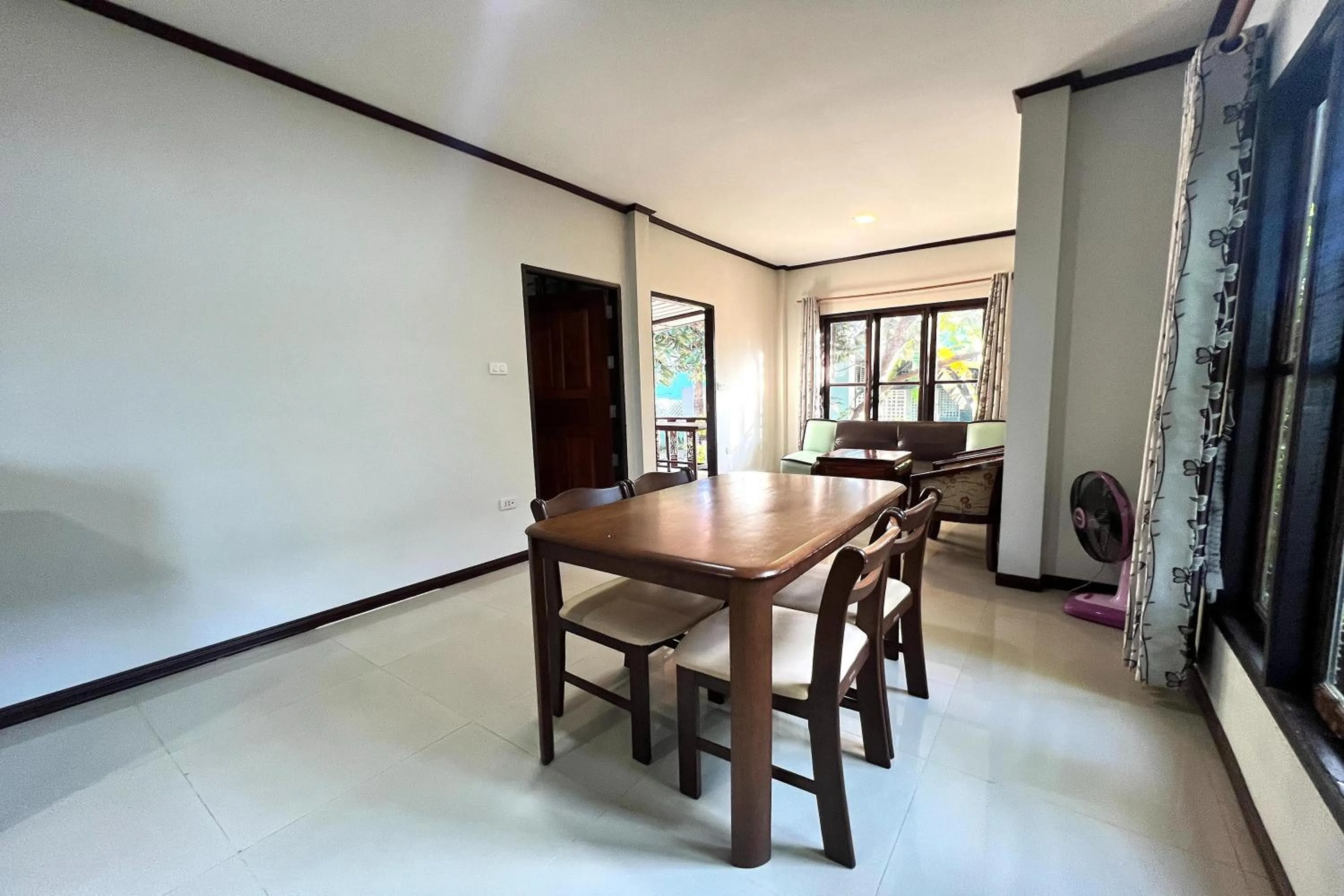 Dining area in Saithong Resort