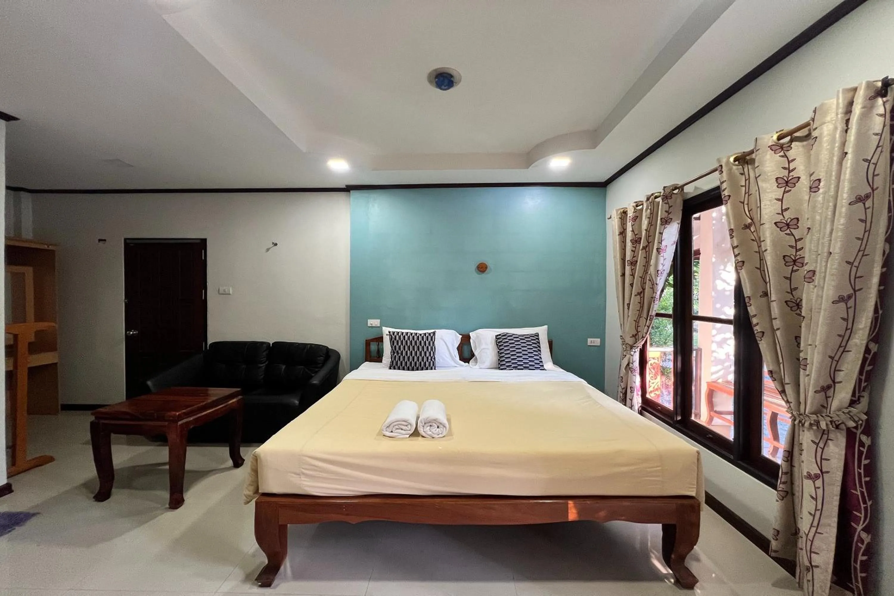 Bed in Saithong Resort