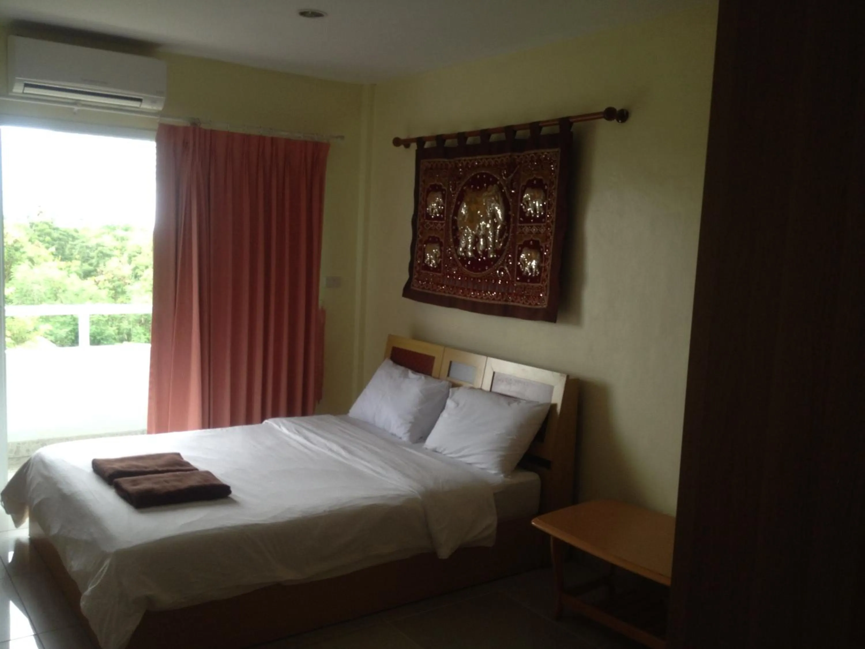 Superior Double Room - single occupancy in Jomtien Hostel