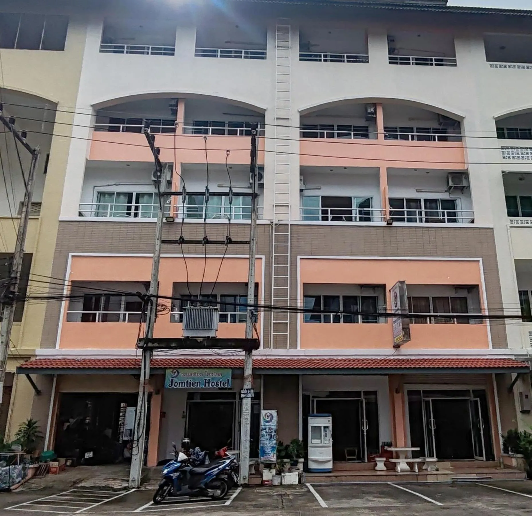 Property building in Jomtien Hostel
