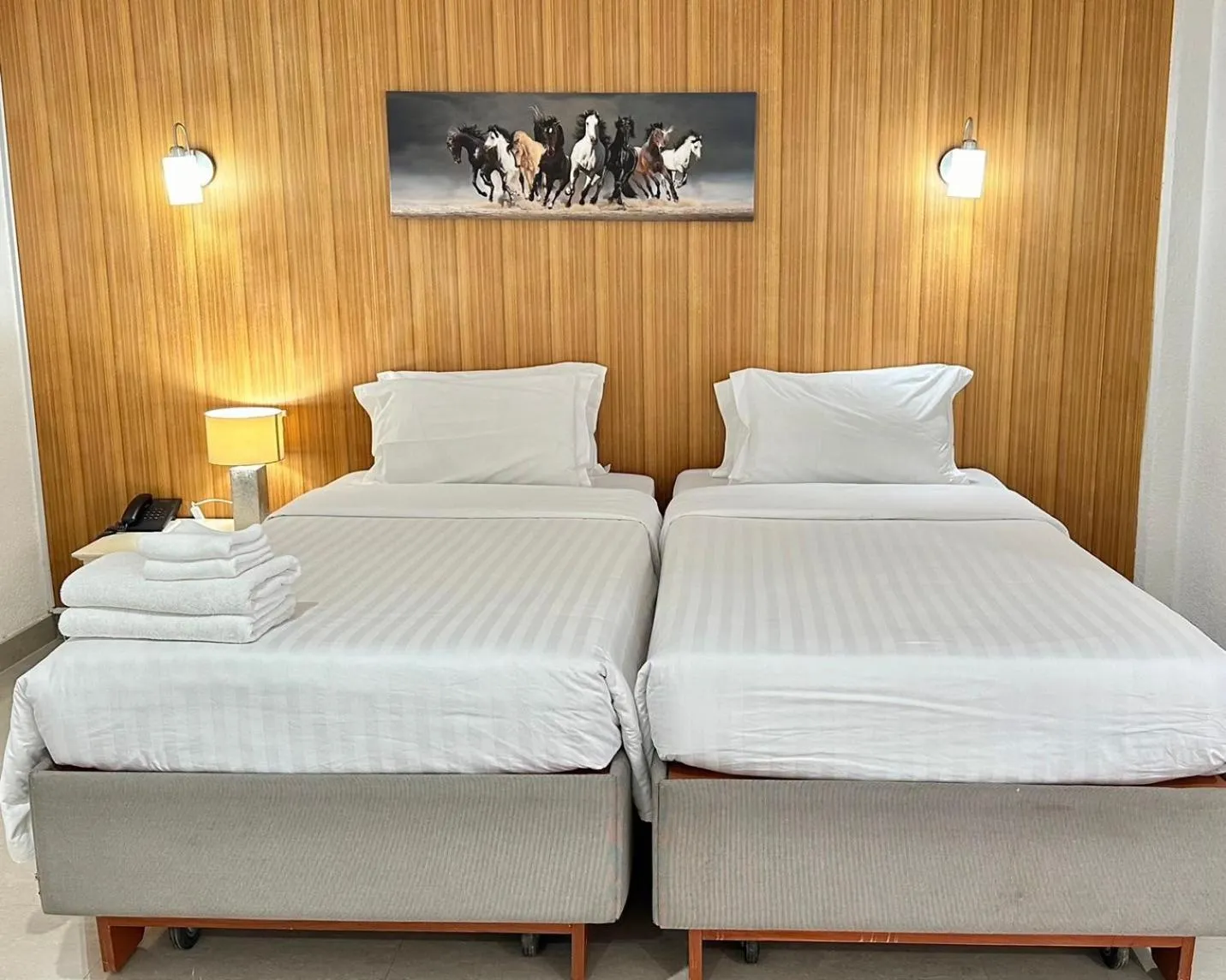 Bed in Dad D Resort by Lopburi Inn Resort