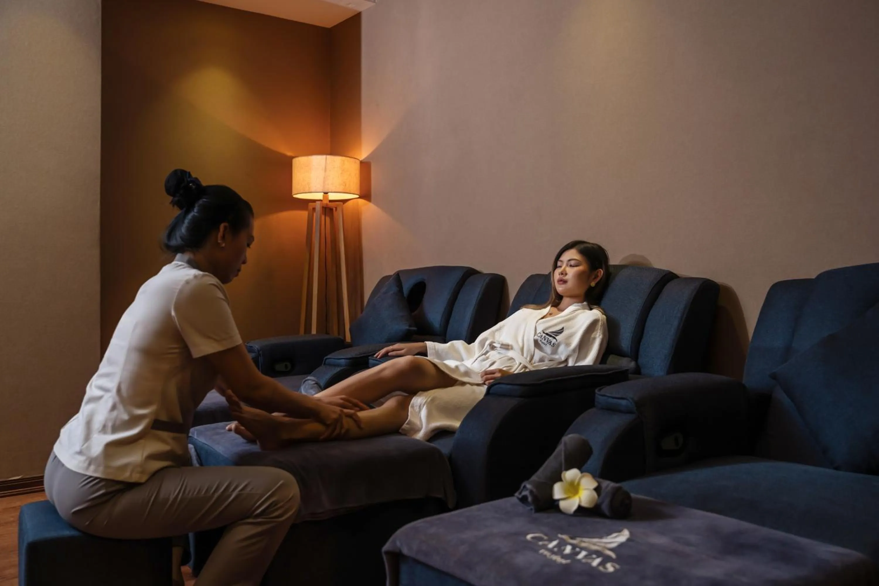 Massage in Canvas Danang Beach Hotel
