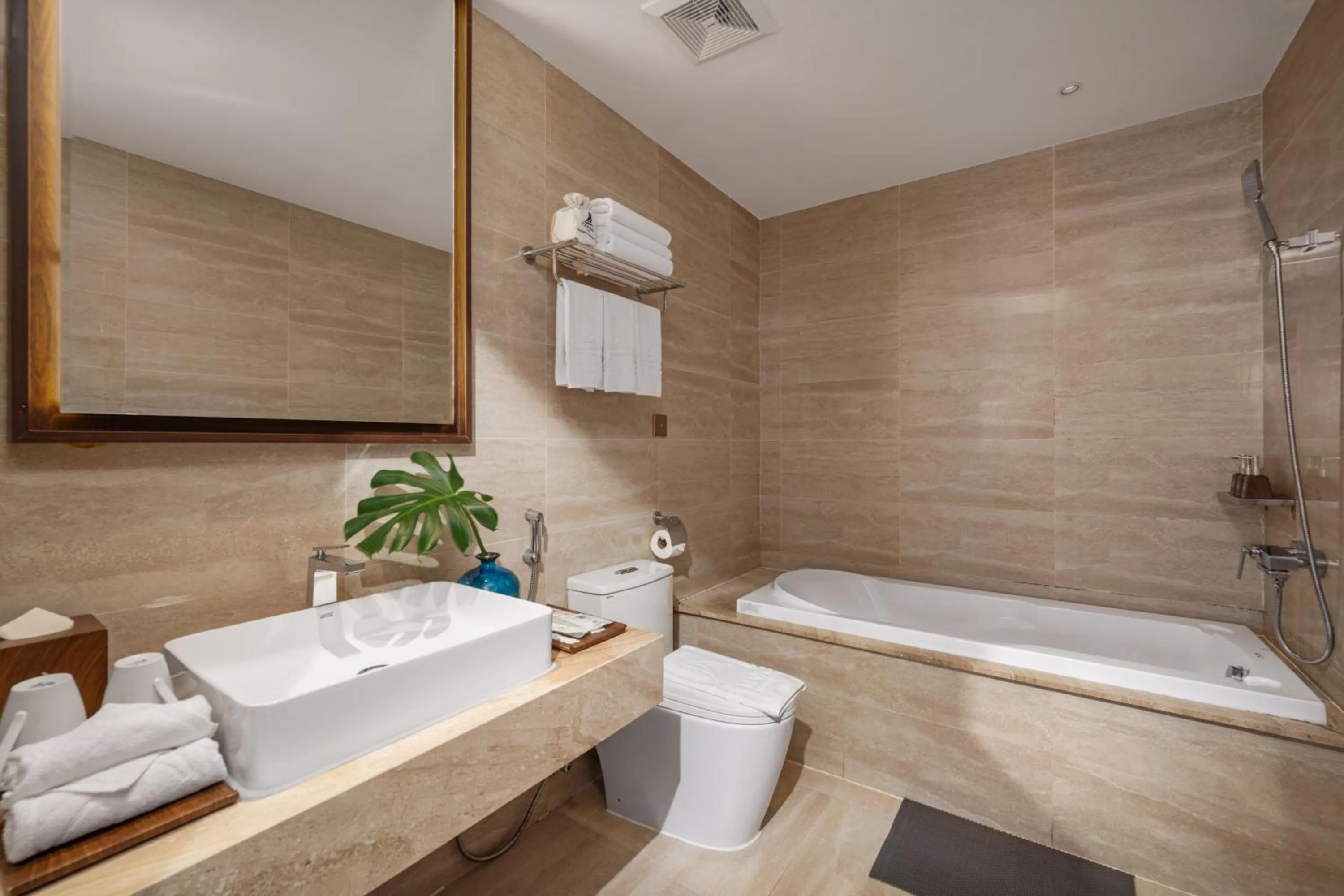 Bath in Canvas Danang Beach Hotel