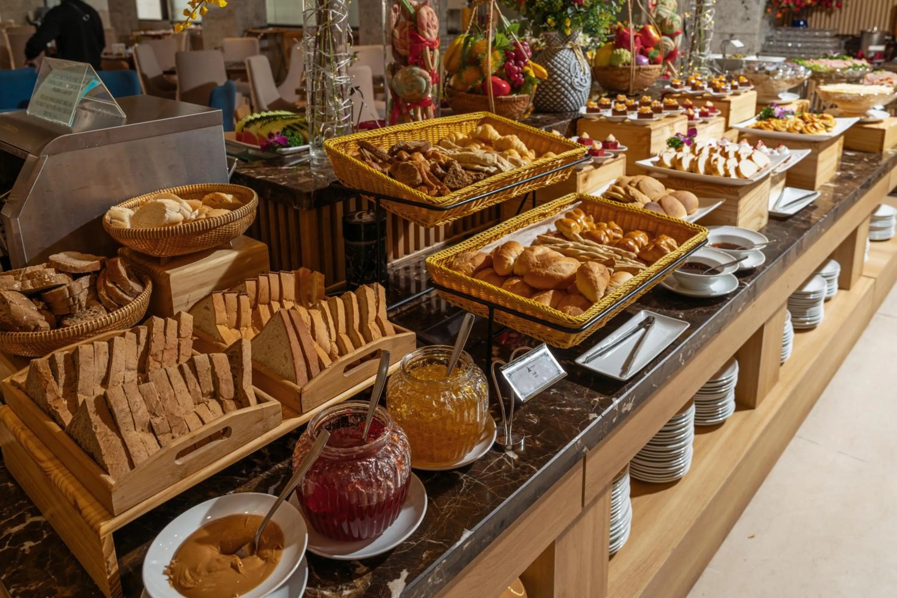 Restaurant/places to eat in Canvas Danang Beach Hotel