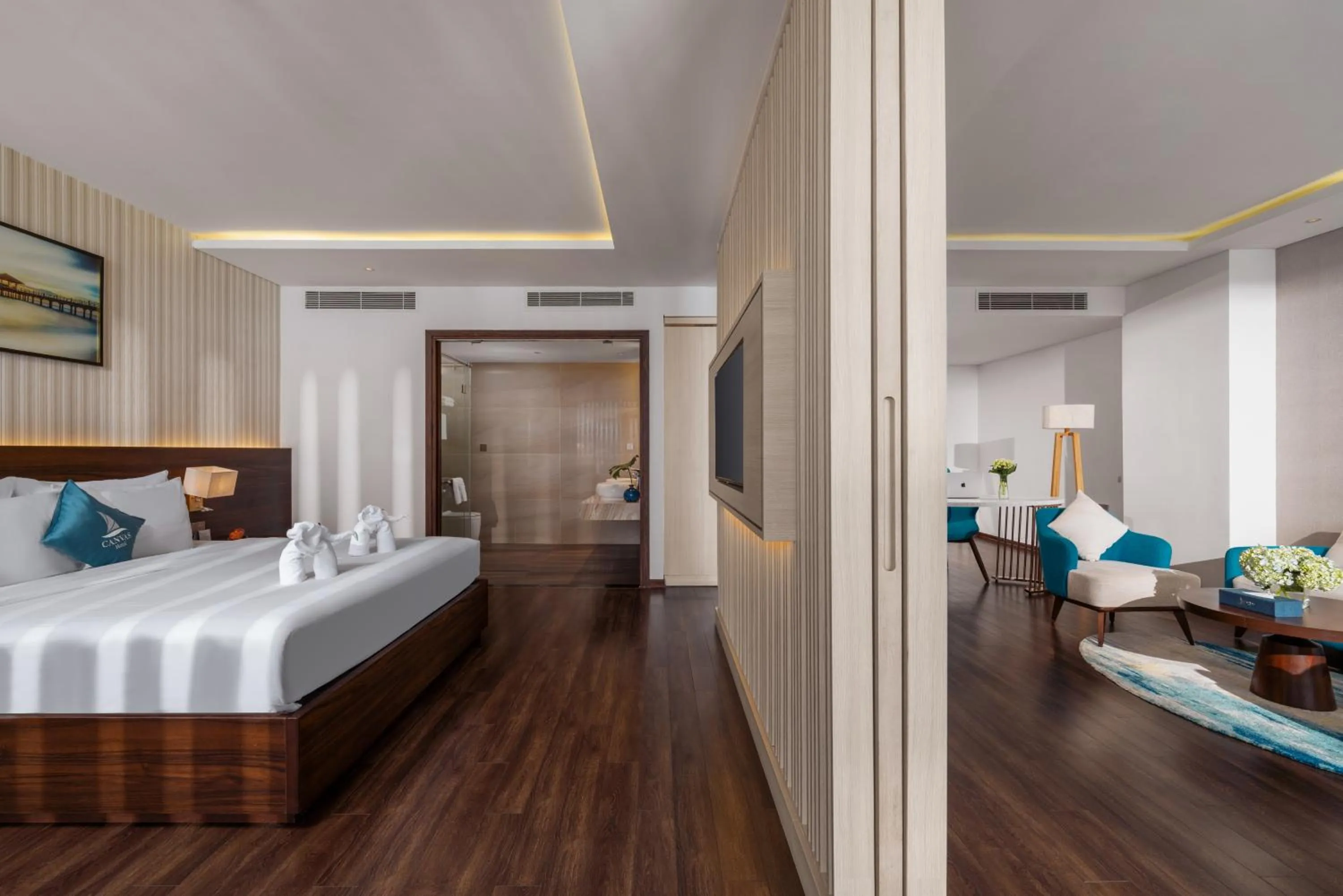 Bedroom, Bed in Canvas Danang Beach Hotel