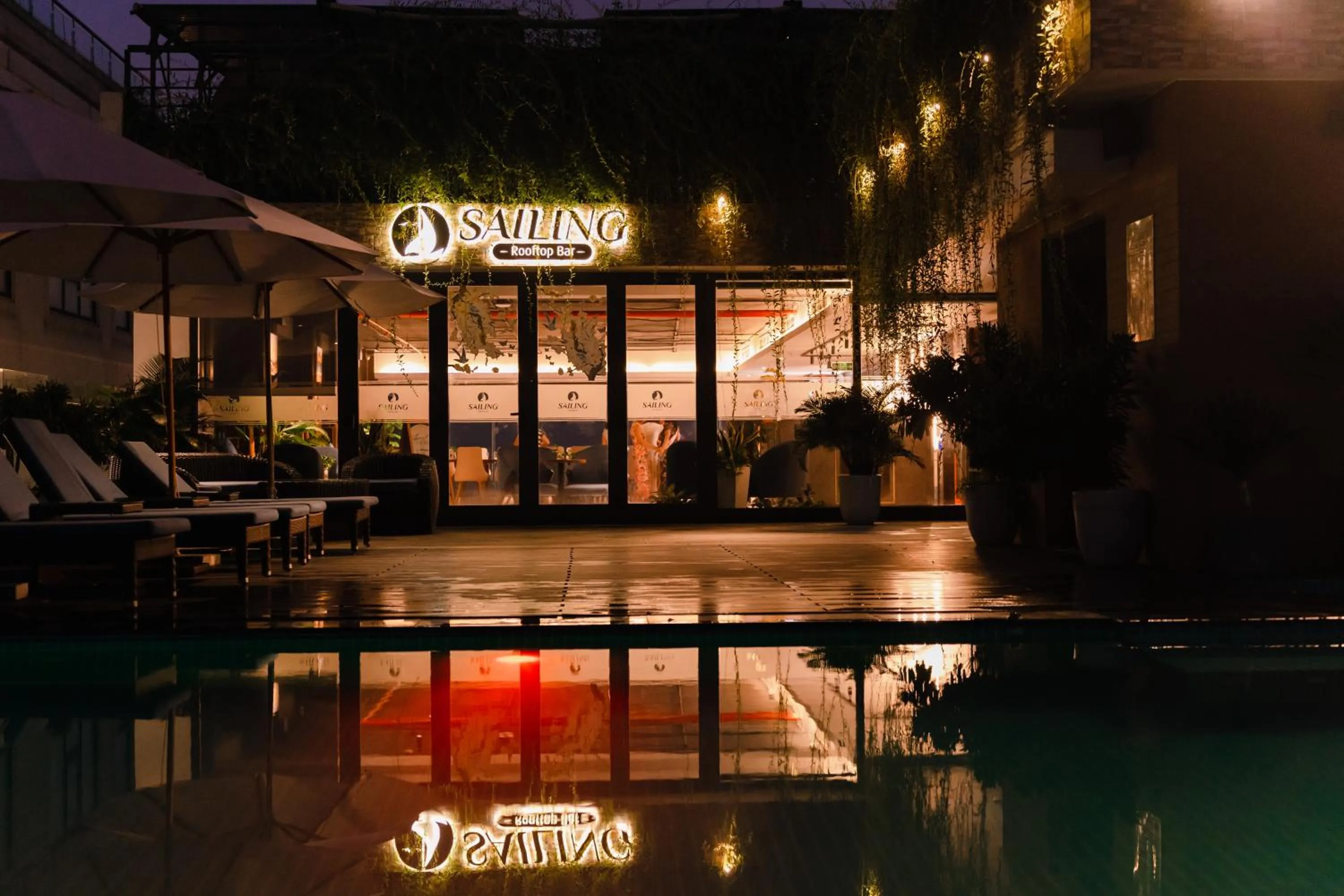 Lounge or bar in Canvas Danang Beach Hotel