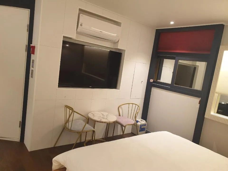 Bed in Sinan Equelim Hotel