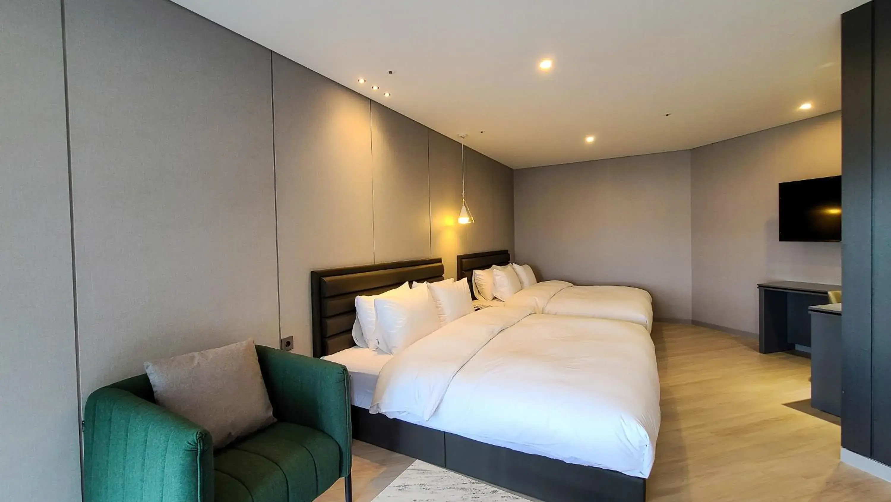 Suite with Spa Bath in Hotel Ohevday Suite with Spa Bath in Hotel Ohevday