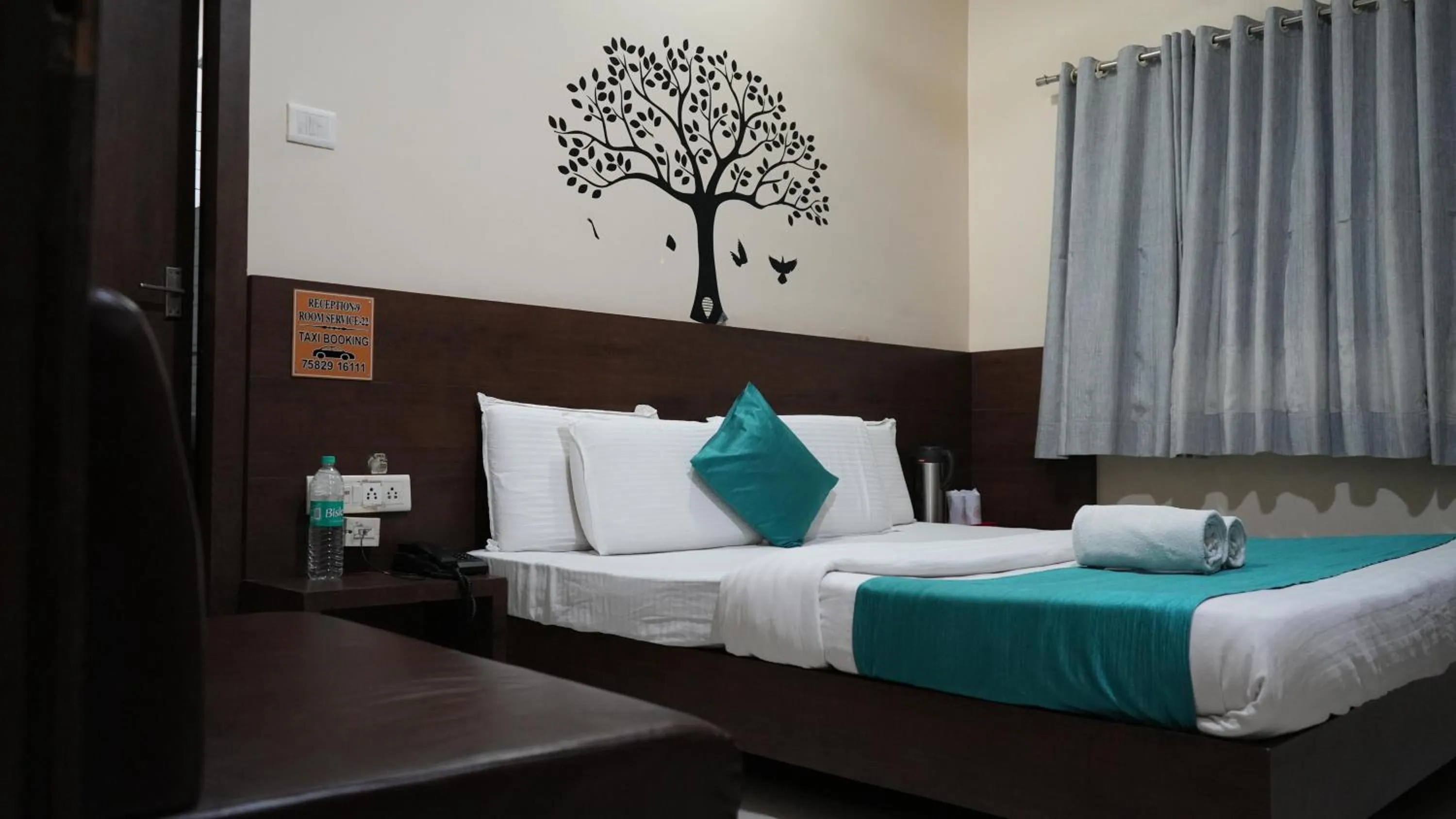 Bedroom, Bed in Hotel Satyug