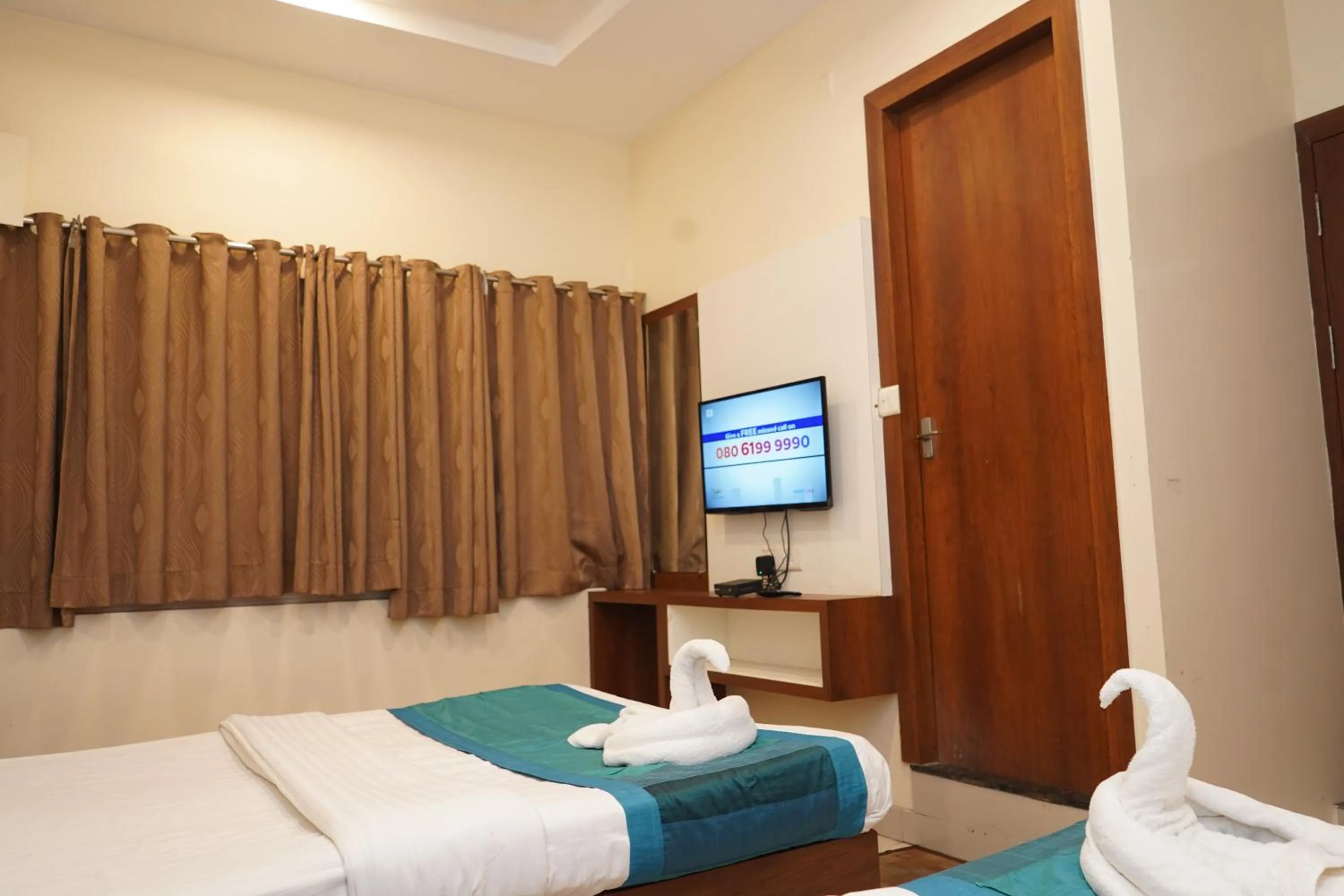 Bedroom, Bed in Hotel Satyug