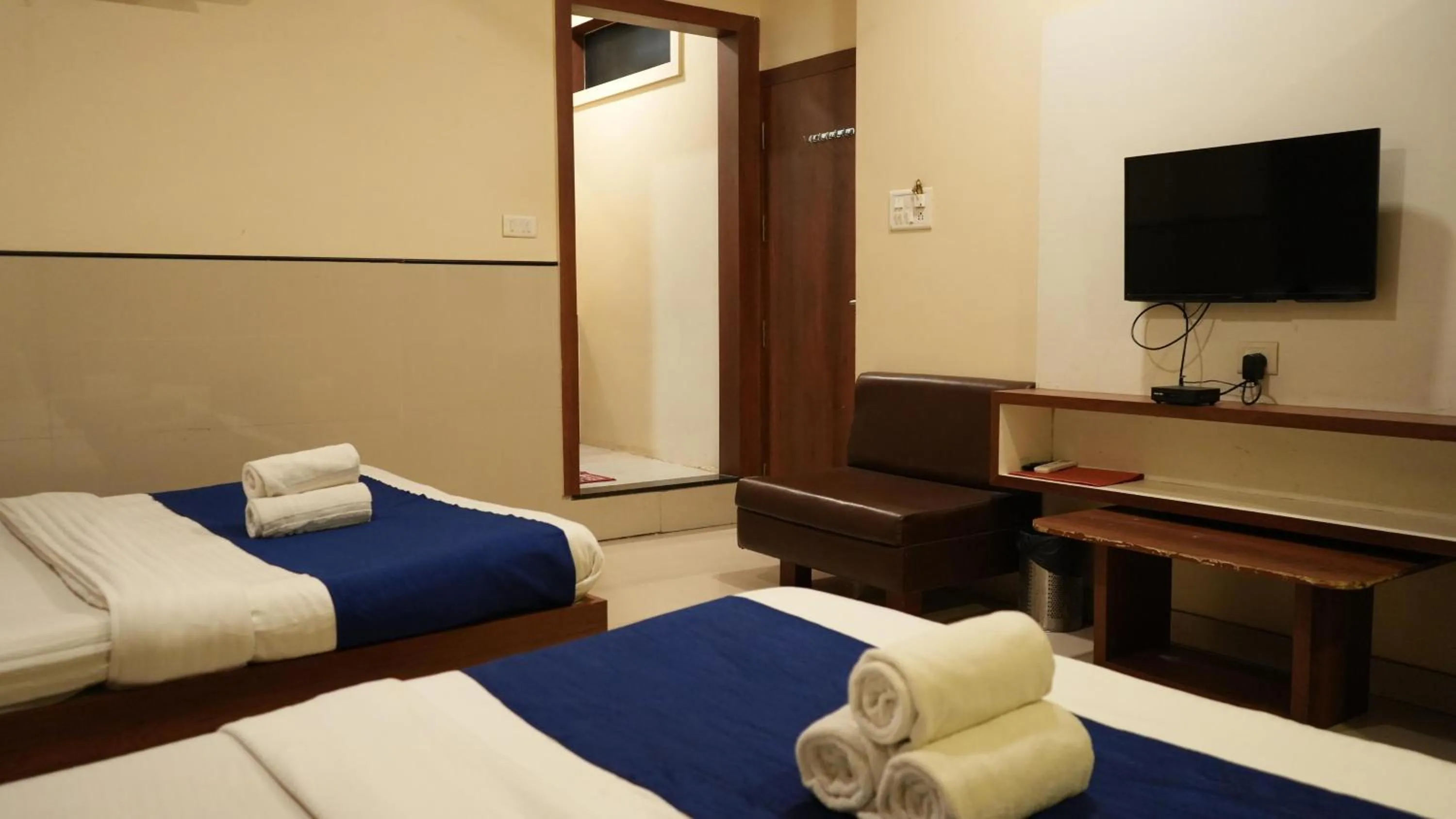 Bedroom, Bed in Hotel Satyug