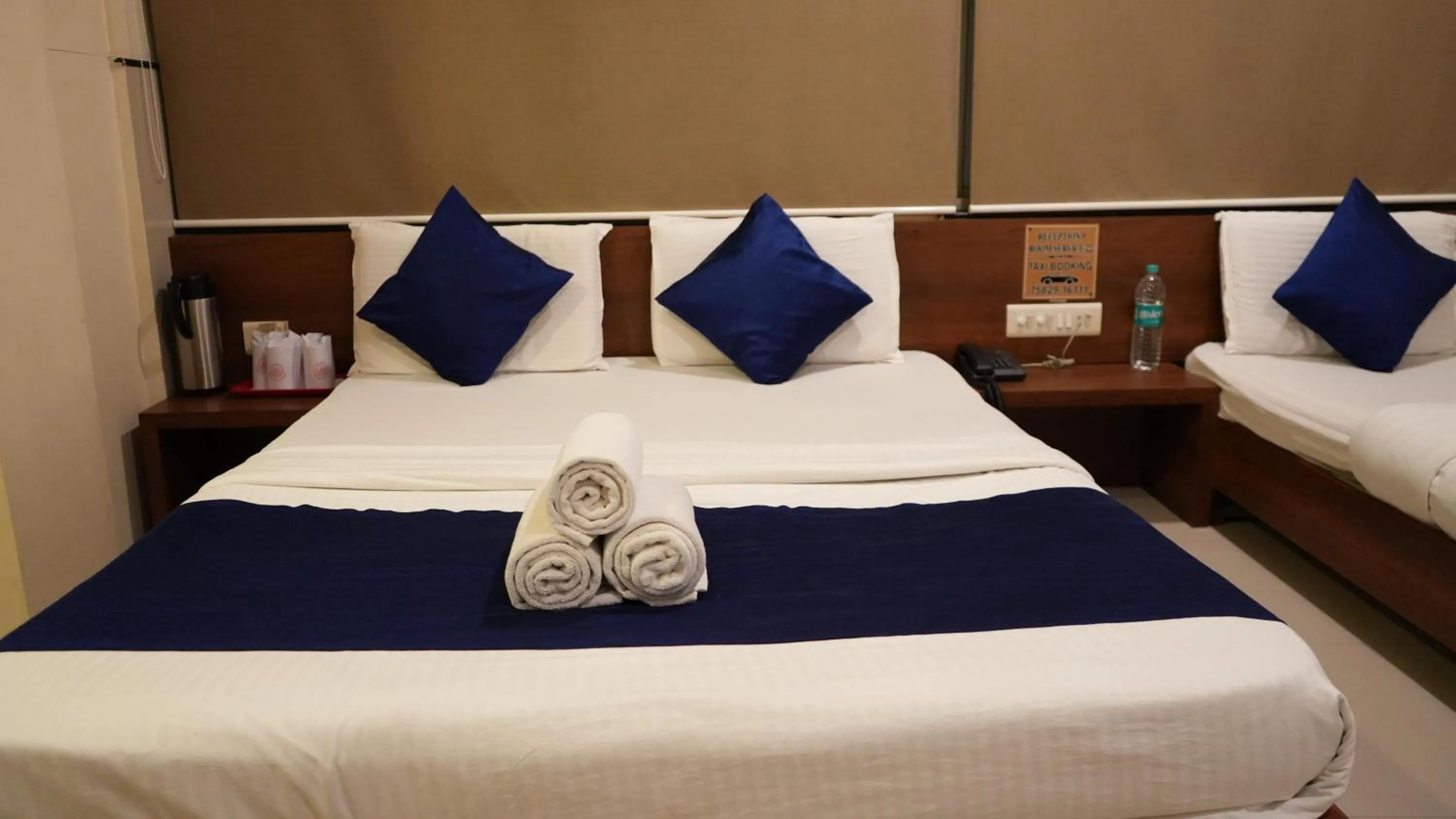 Bedroom, Bed in Hotel Satyug