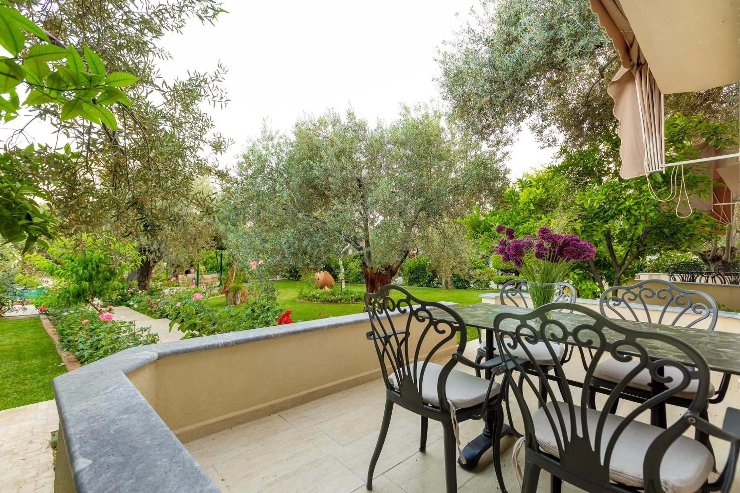 Balcony/Terrace in Gurel Garden House