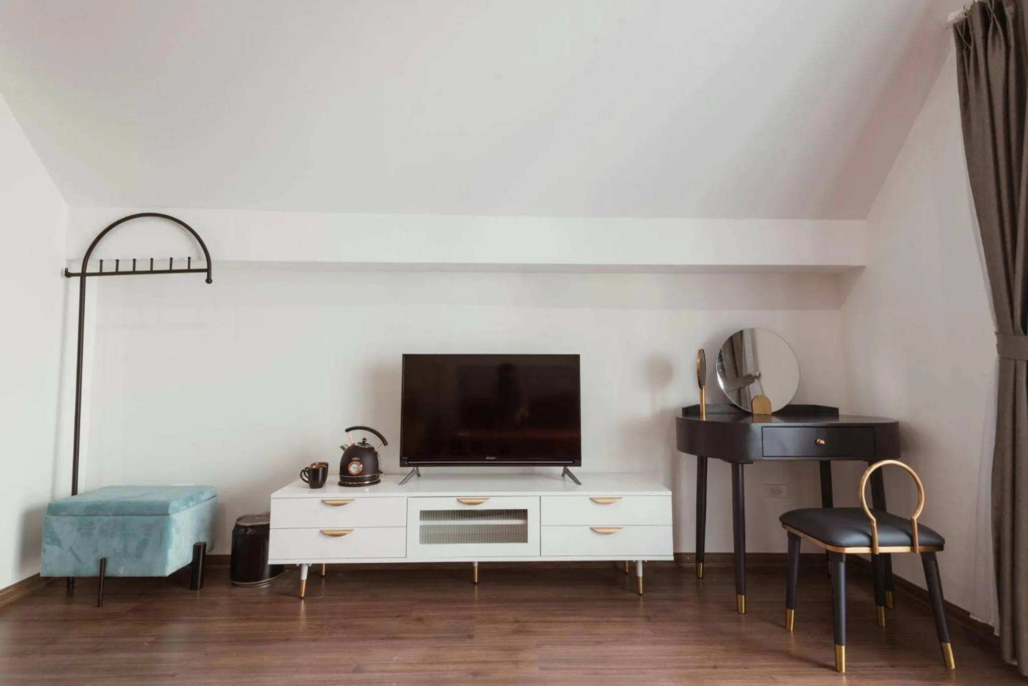 TV and multimedia in The Q Boutique and Home