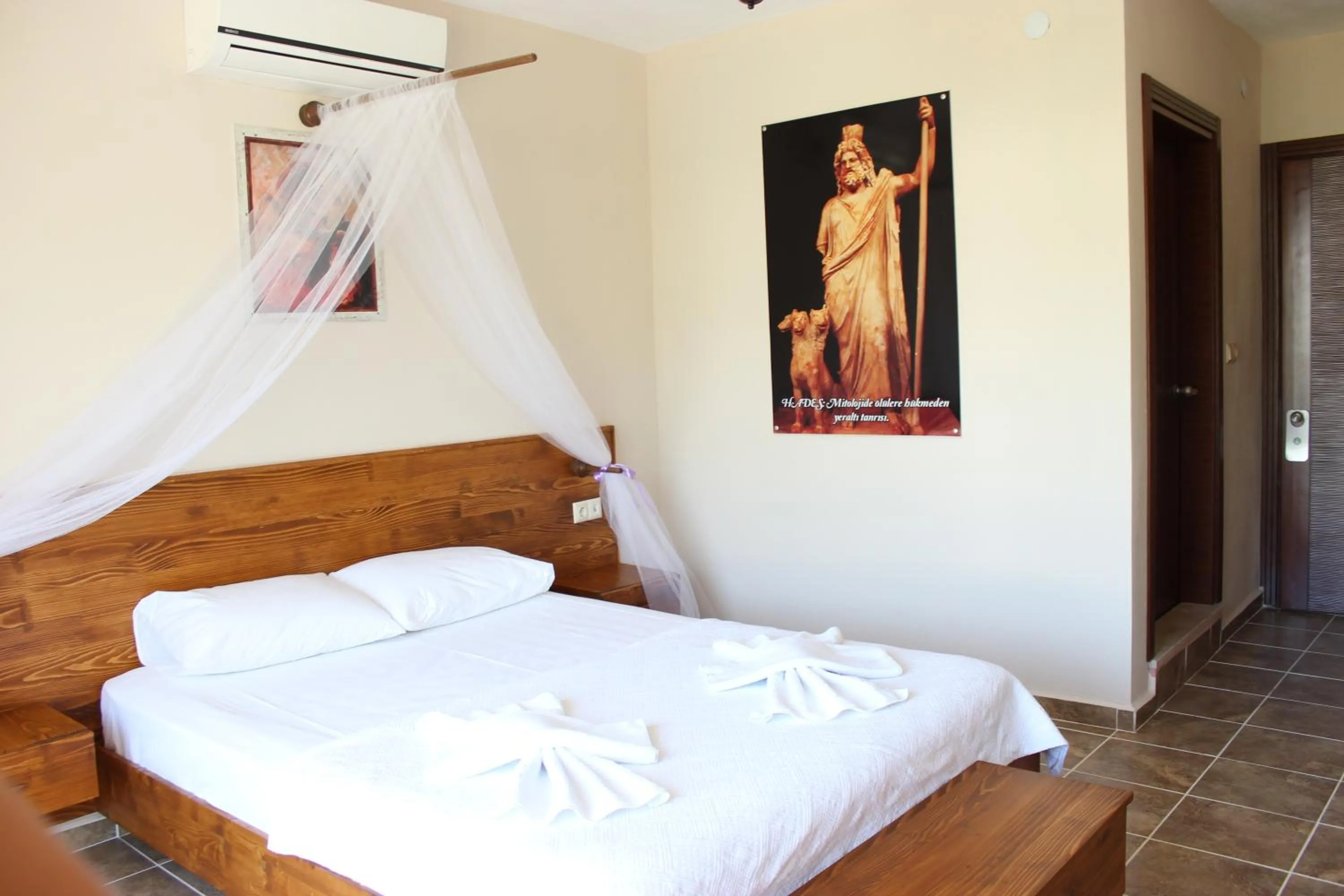 Photo of the whole room, Bed in Kazdaglari Ida Natura Bungalov Hotel