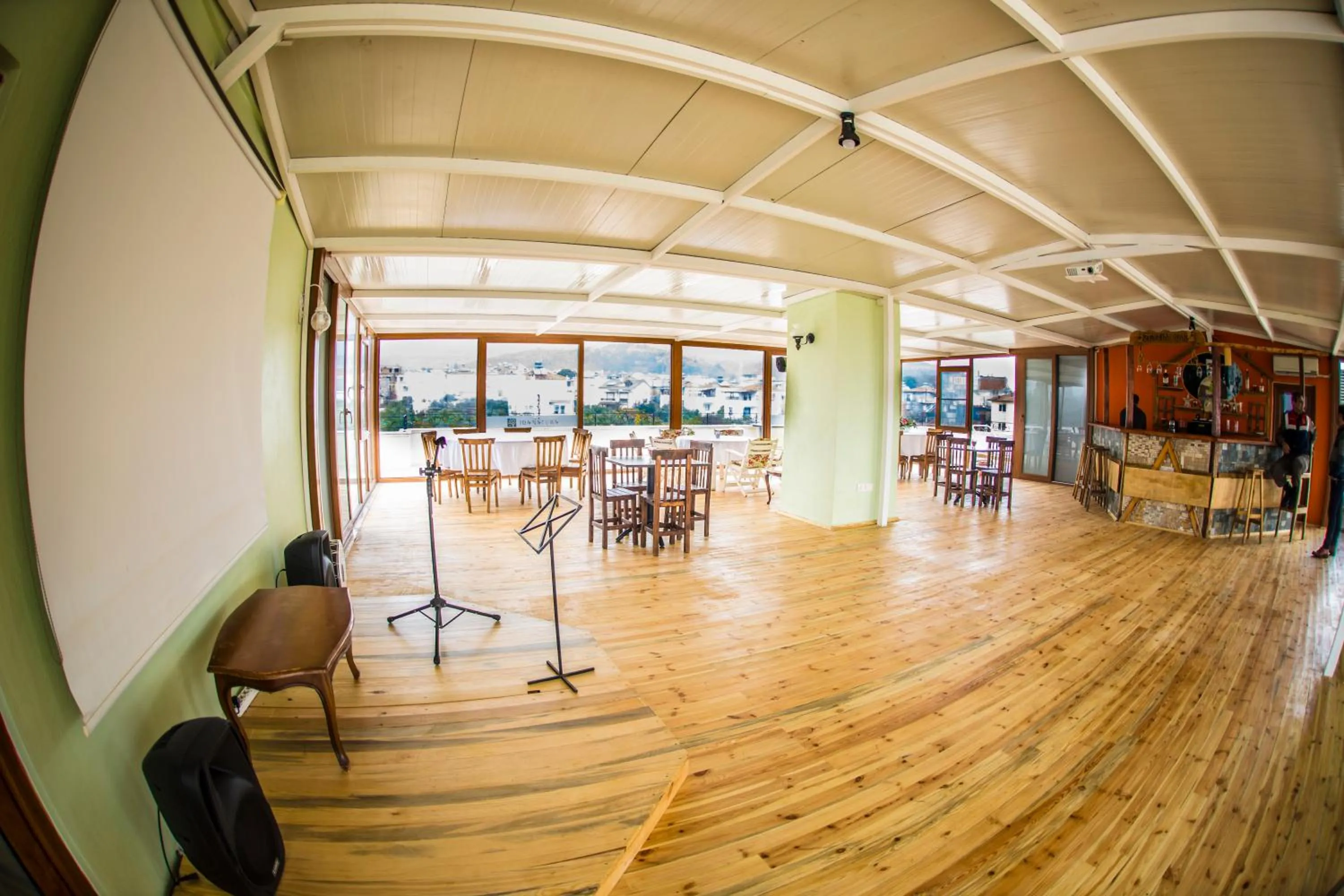 Communal lounge/ TV room in Kazdaglari Ida Natura Bungalov Hotel