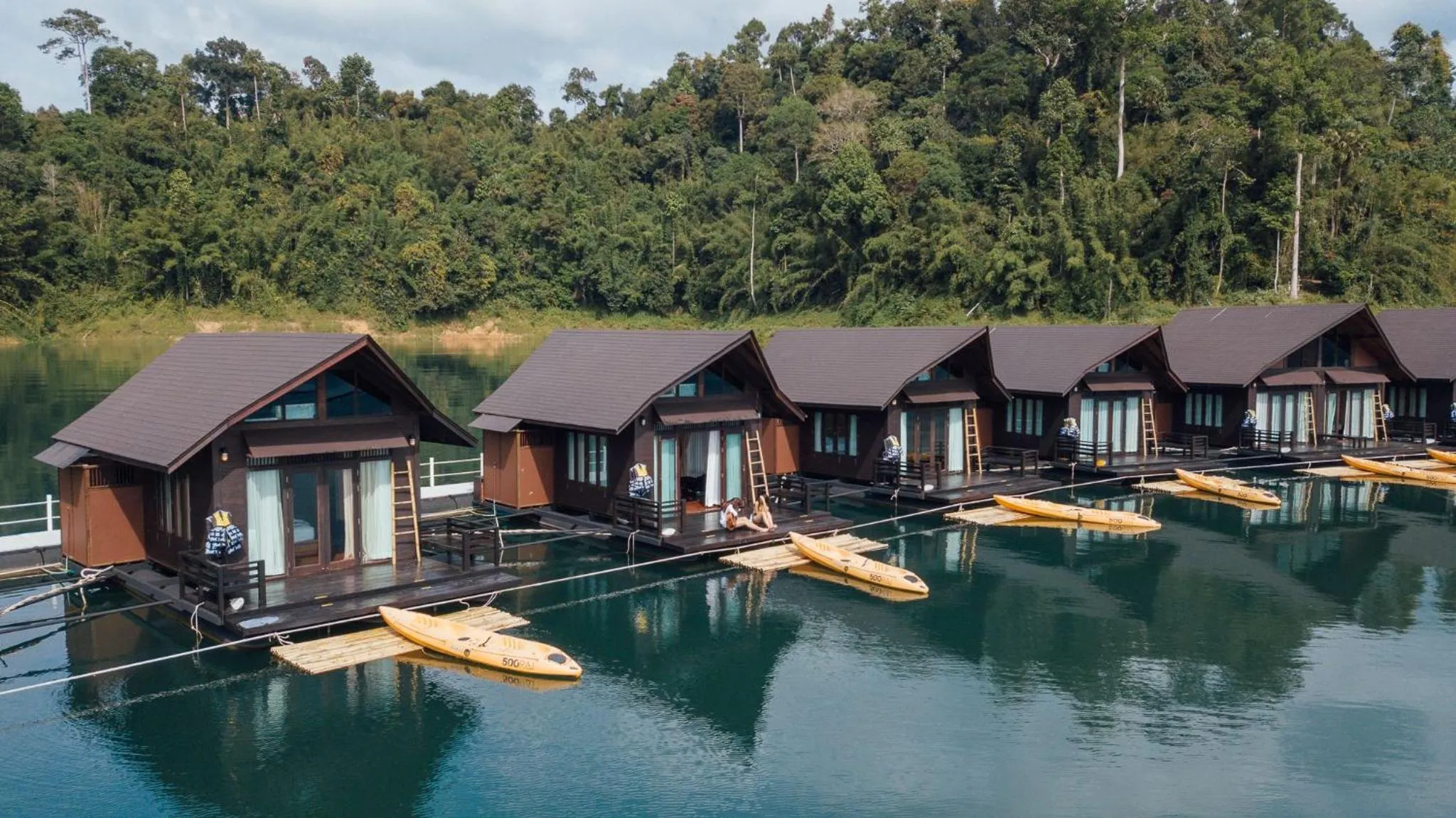 Property building in 500 Rai Floating Resort