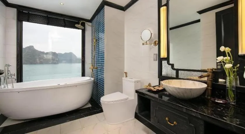 Bath in Hanoi Win Hotel & Travel