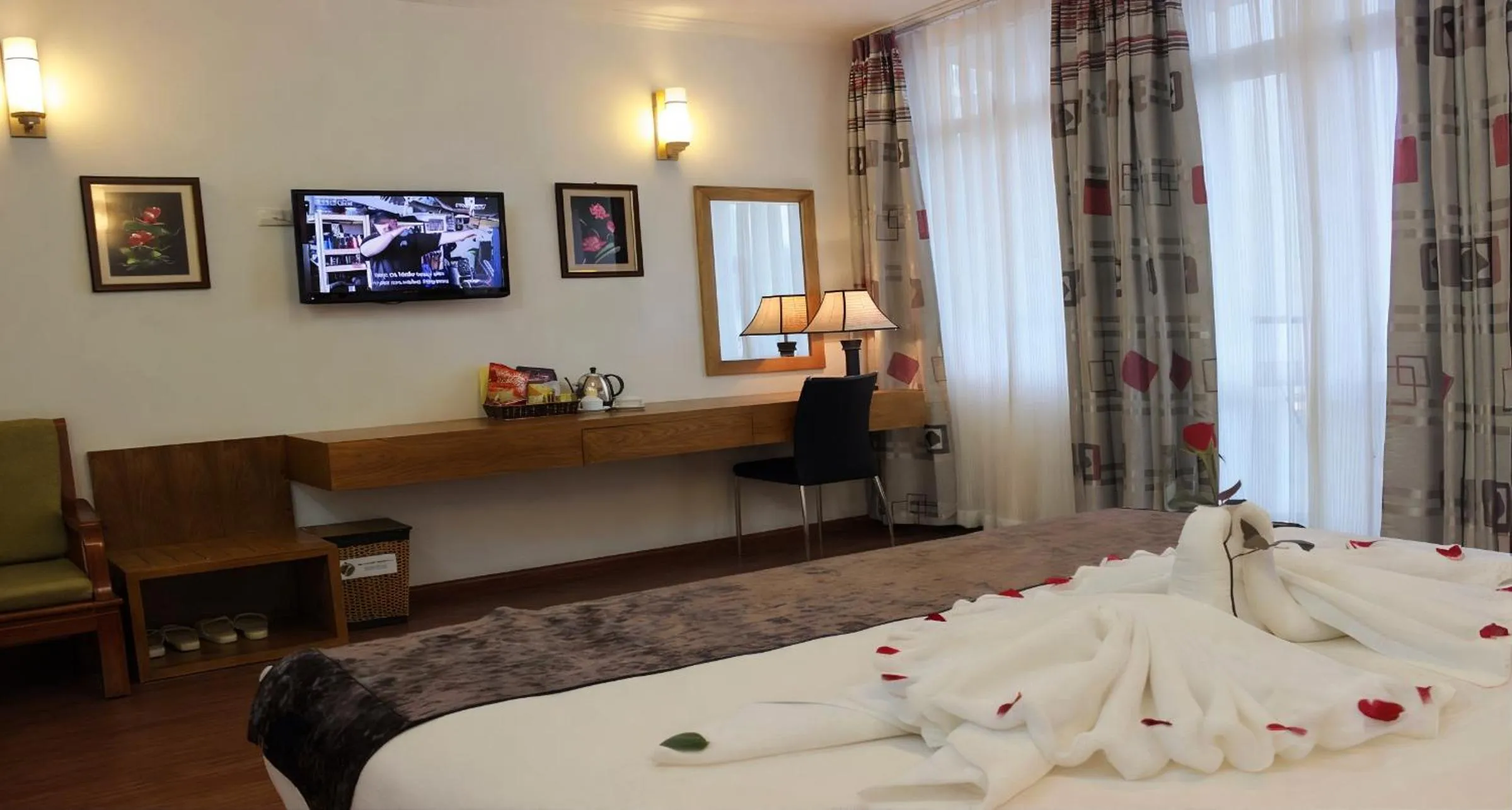 Bed in Hanoi Win Hotel & Travel