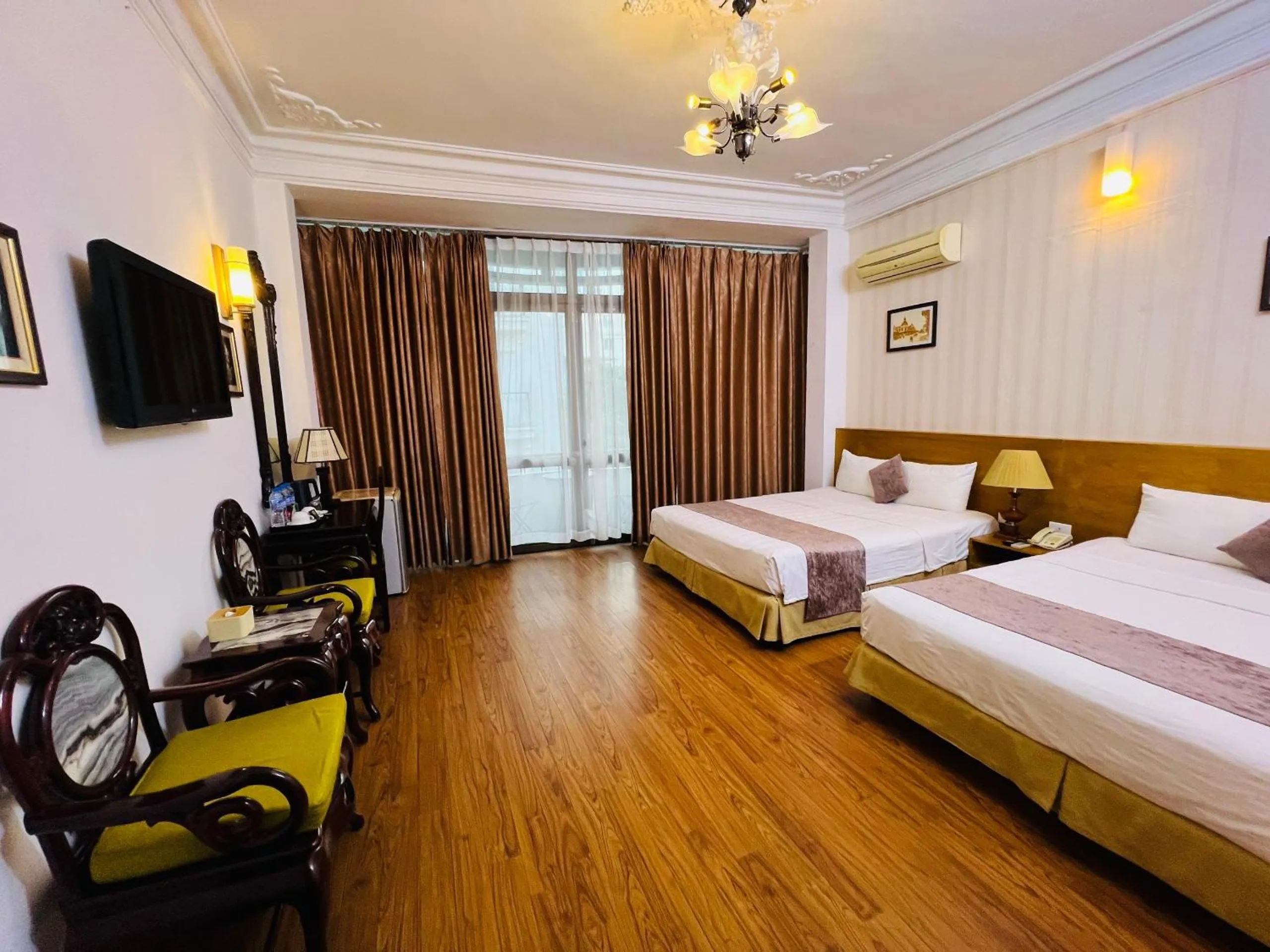 Bed in Hanoi Win Hotel & Travel