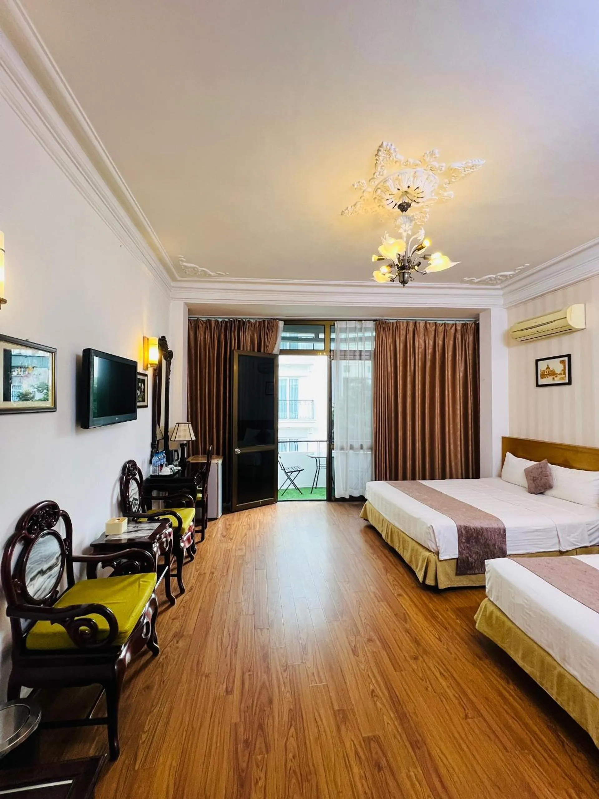 Bed in Hanoi Win Hotel & Travel