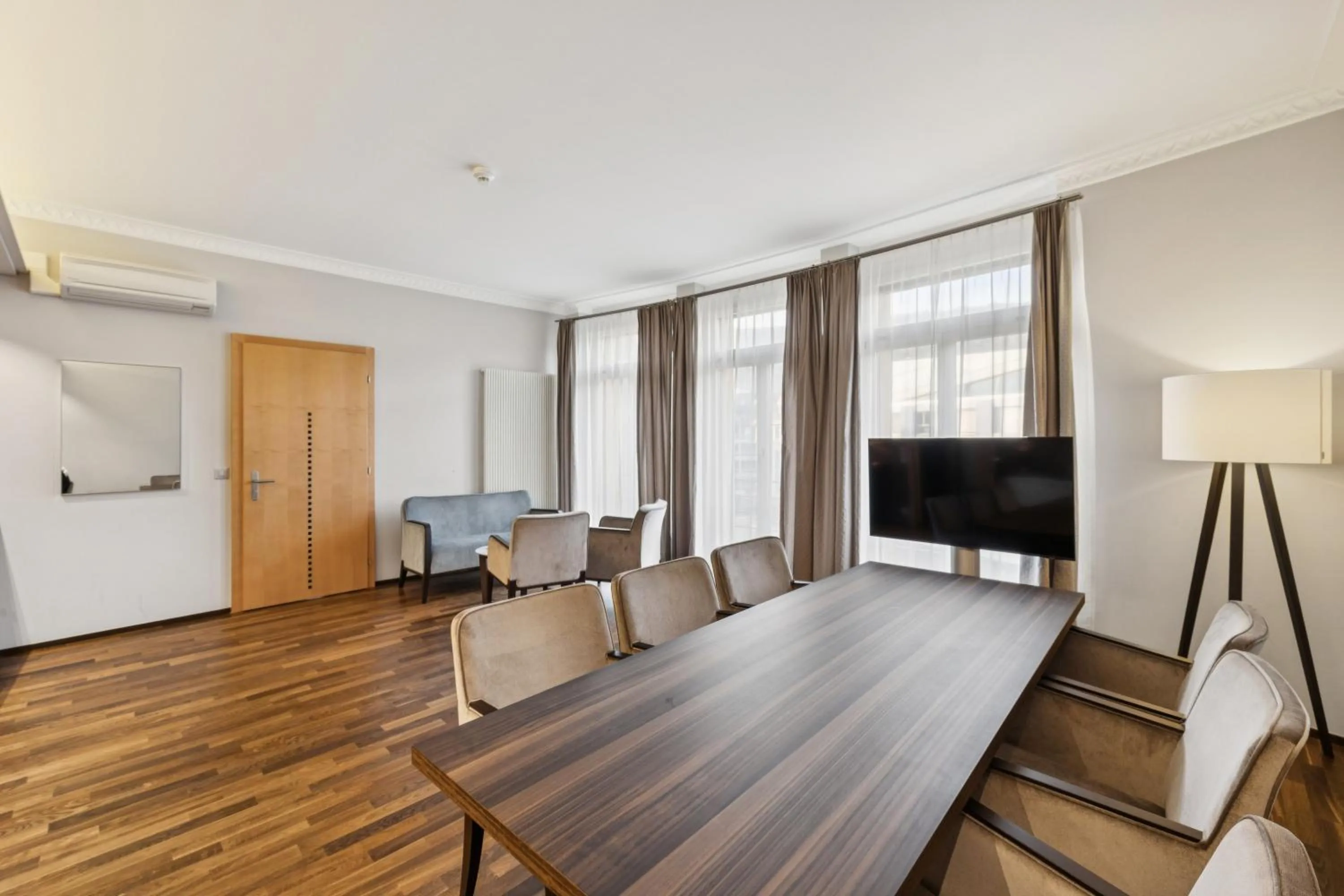 Living room in GLANDON Rooms Elite