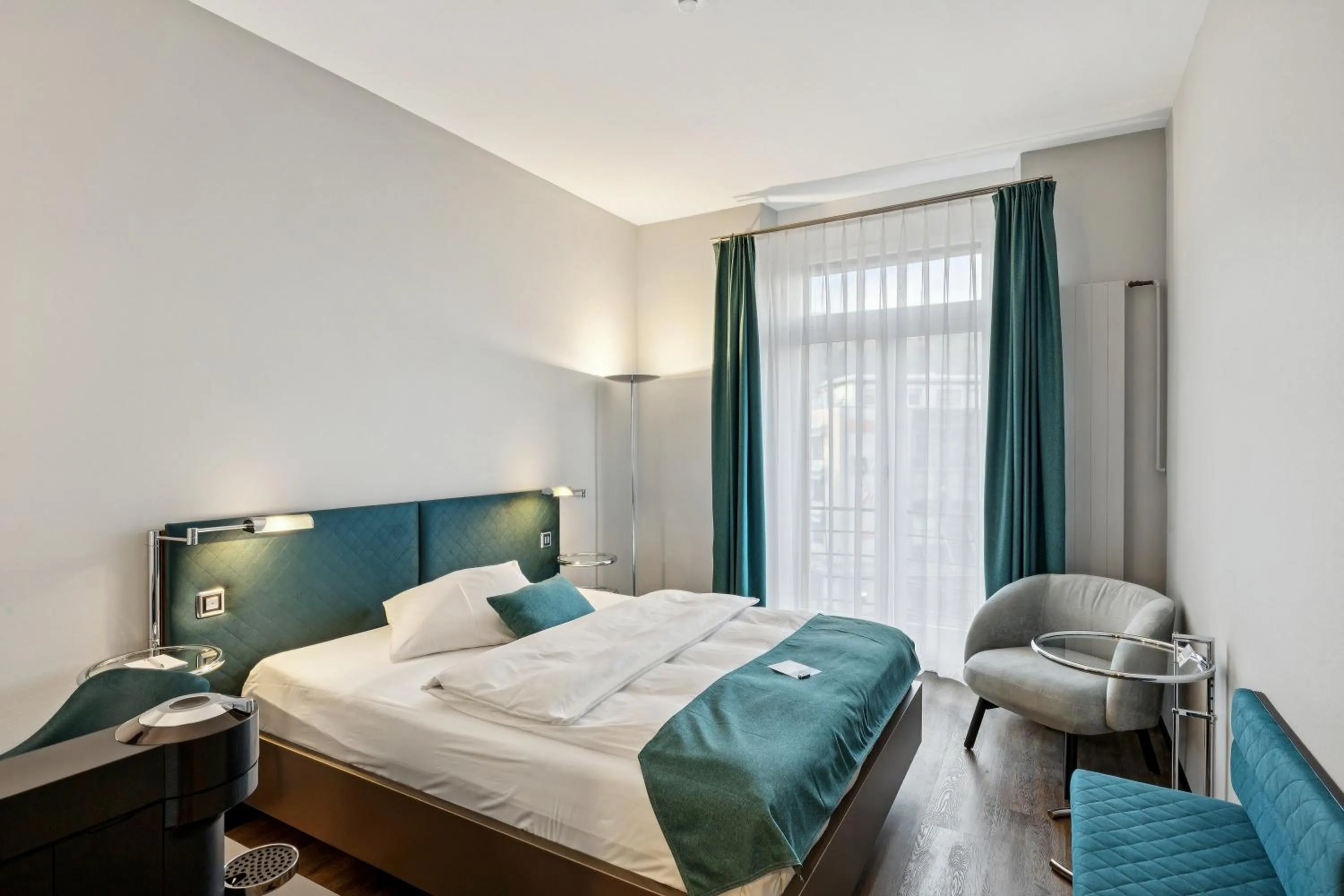 Bed in GLANDON Rooms Elite